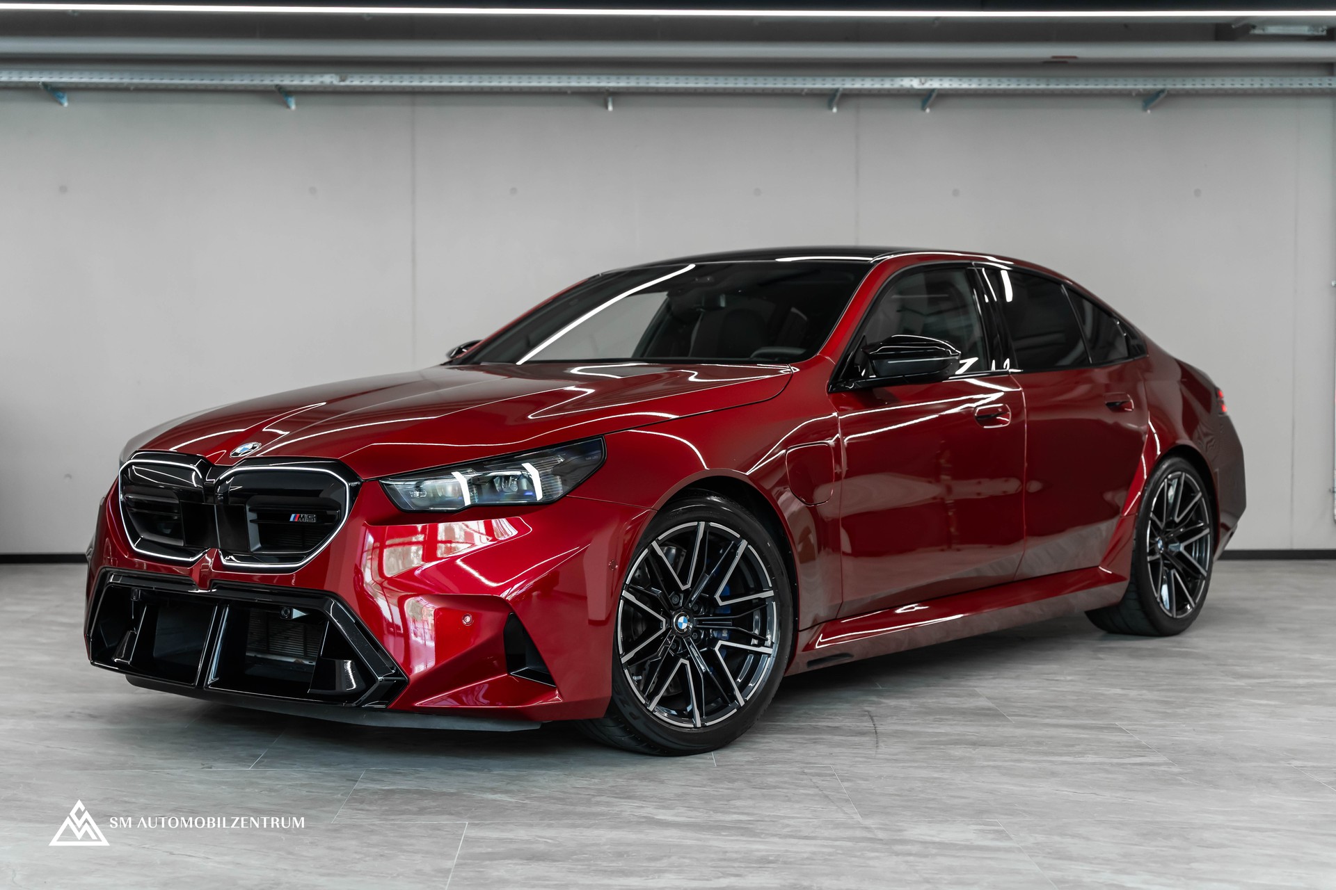 BMW M5 xDrive / Panorama / 360° / Sitzbelüftung / Bowers & Wilkins