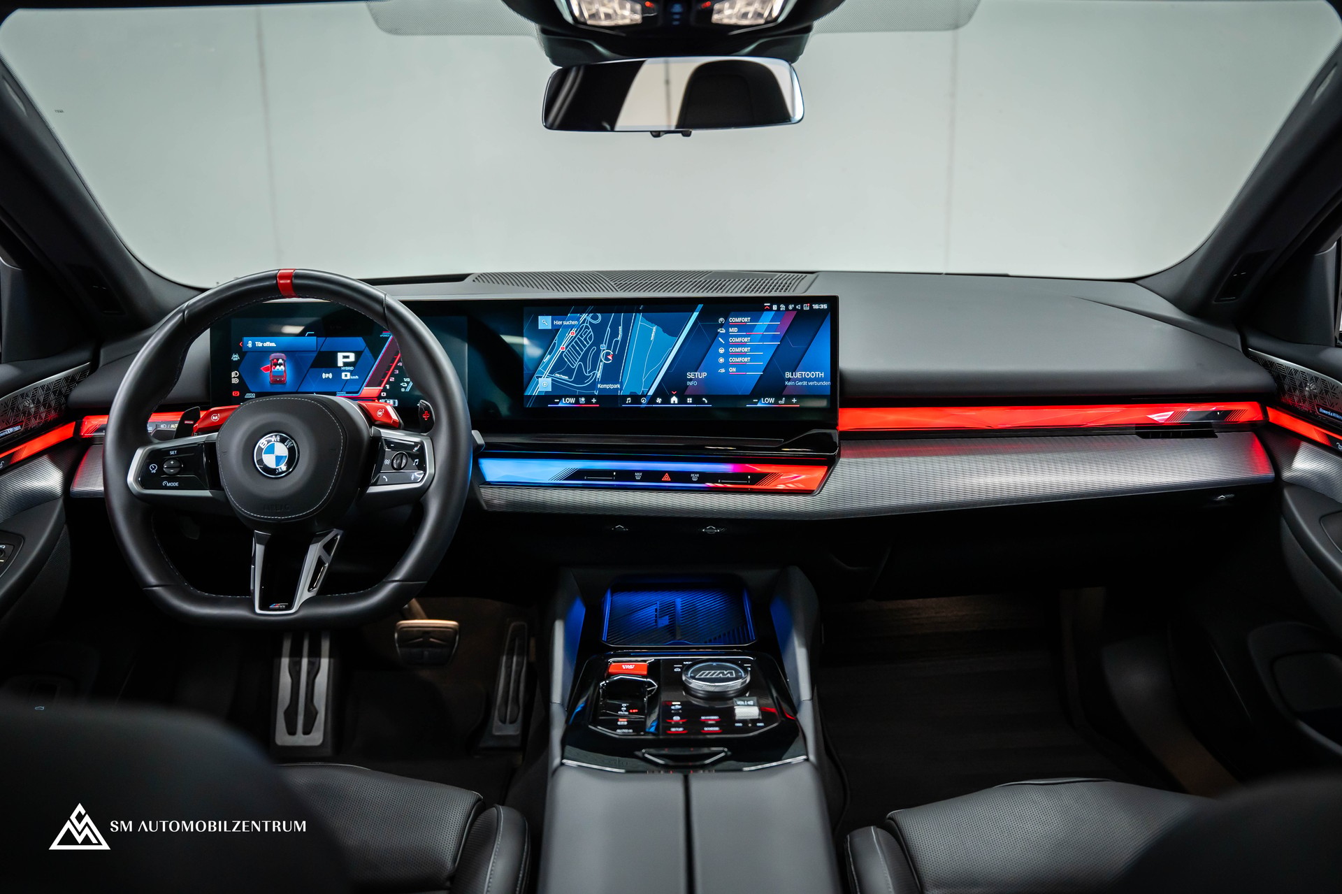 BMW M5 xDrive / Panorama / 360° / Sitzbelüftung / Bowers & Wilkins-image-17