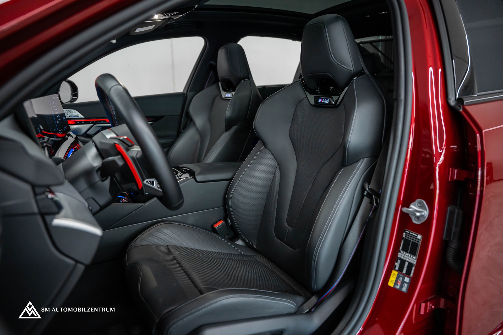 BMW M5 xDrive / Panorama / 360° / Sitzbelüftung / Bowers & Wilkins-image-20