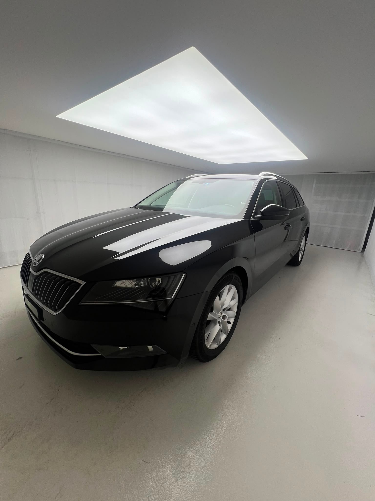 SKODA Superb Combi 2.0 TDi Style 4x4 DSG-showroom-element-1