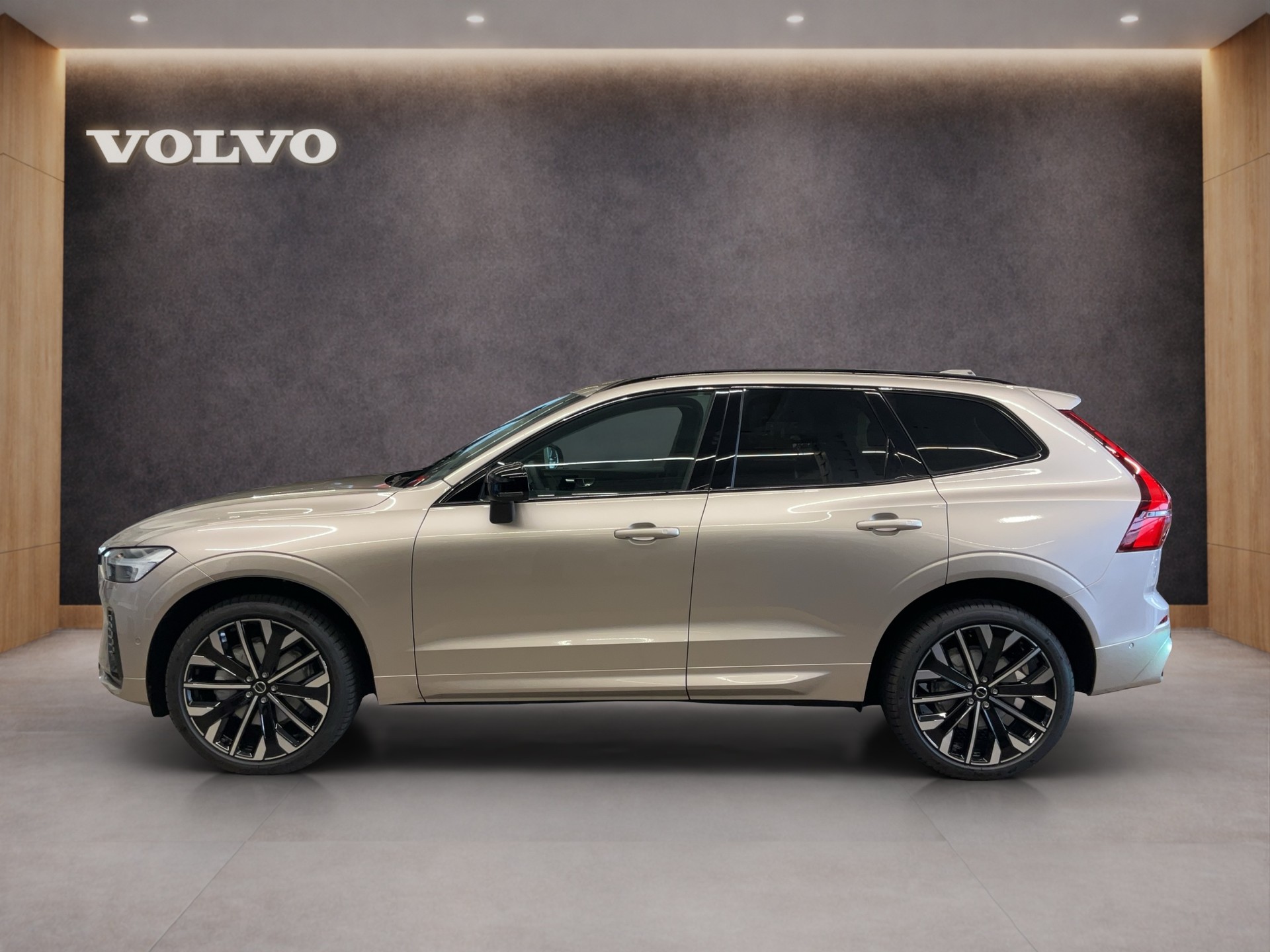 VOLVO XC60 2.0 B5 MH Ultra Dark AWD-showroom-element-1