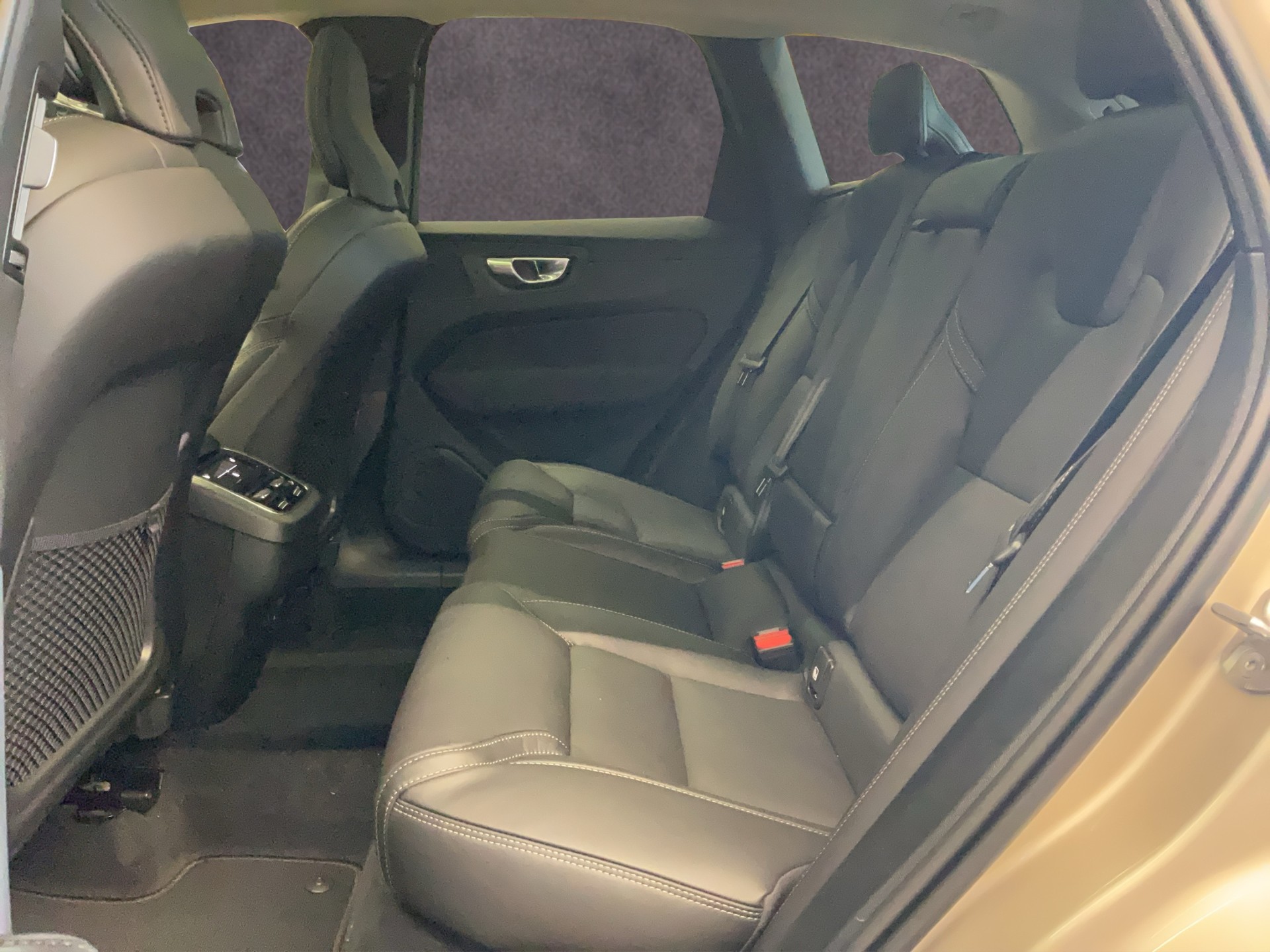 VOLVO XC60 2.0 B5 MH Ultra Dark AWD-image-15