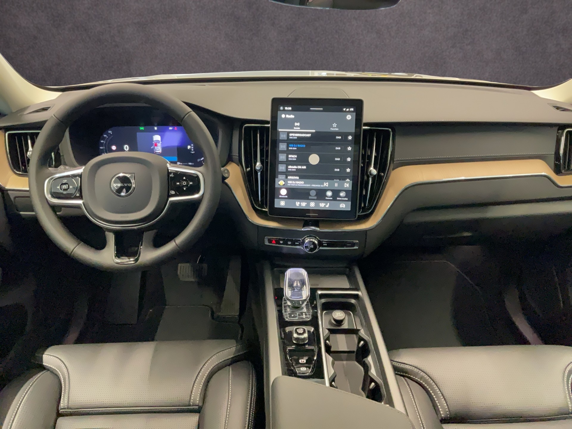VOLVO XC60 2.0 B5 MH Ultra Dark AWD-image-11