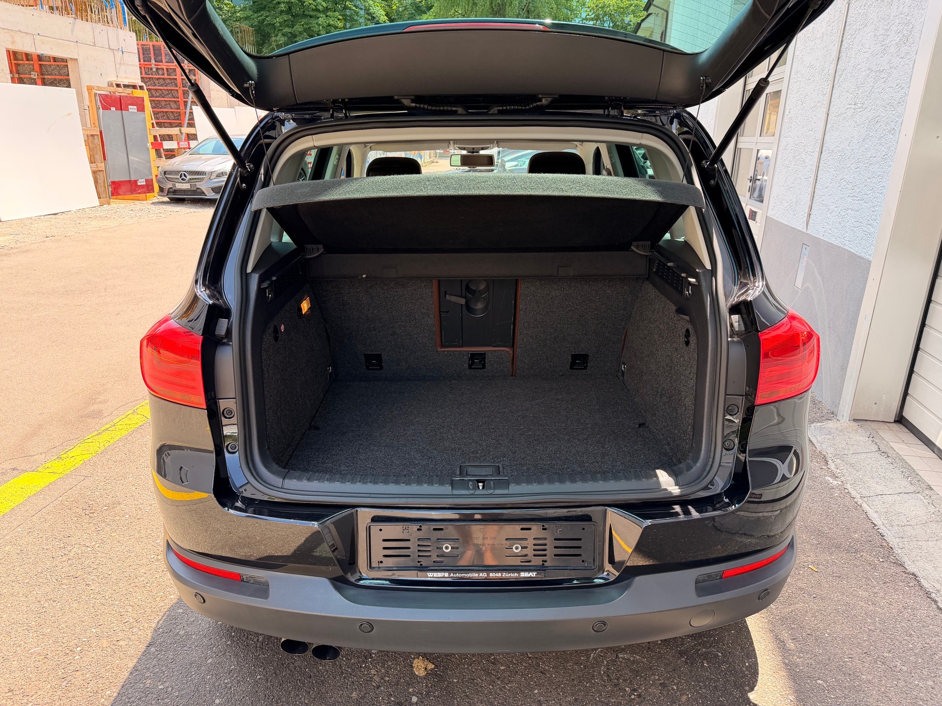 VW Tiguan 2.0 TDI BlueMotion Sport&Style 4Motion-image-9