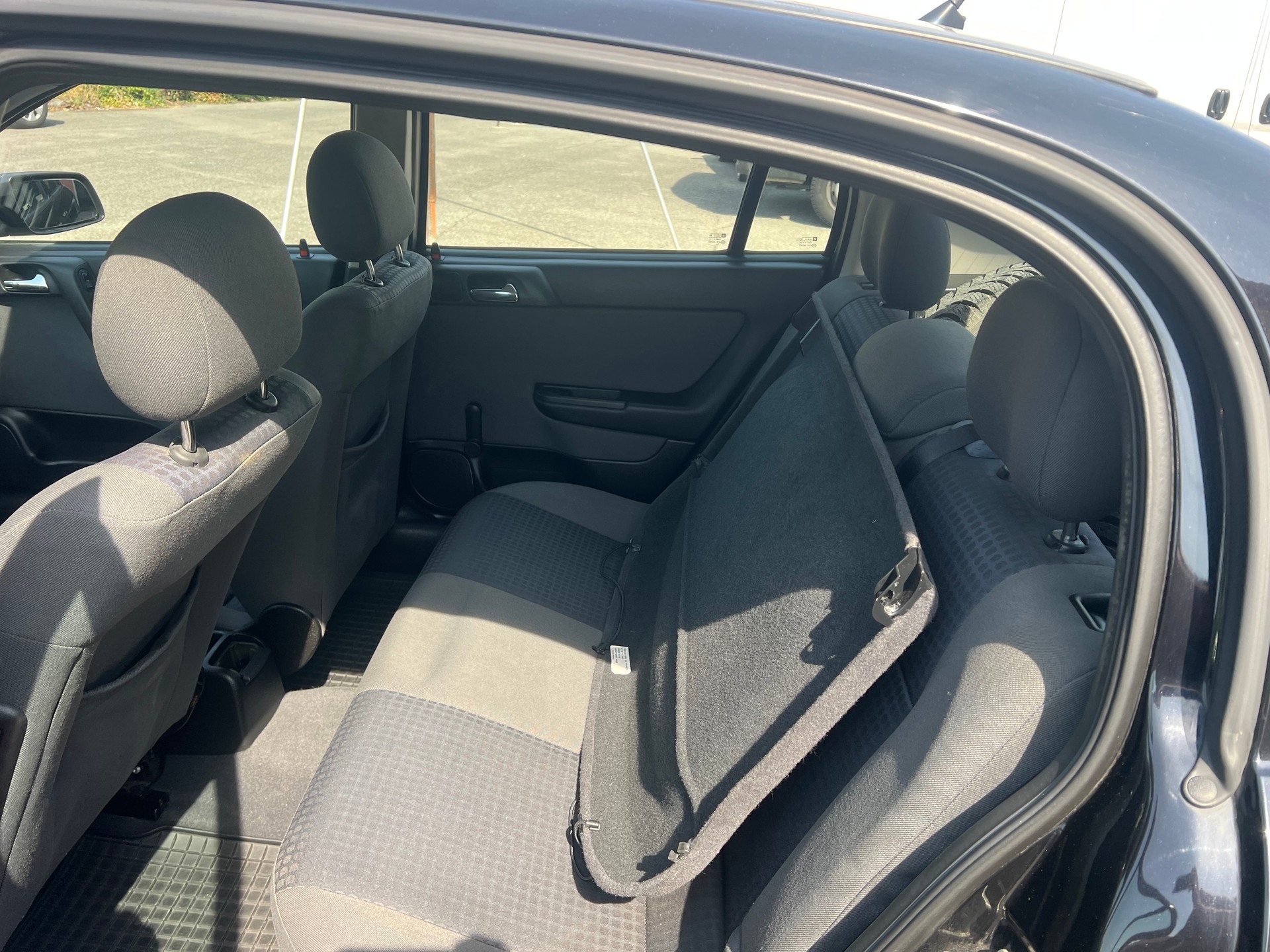 OPEL Astra 1.6i 16V Club-image-8