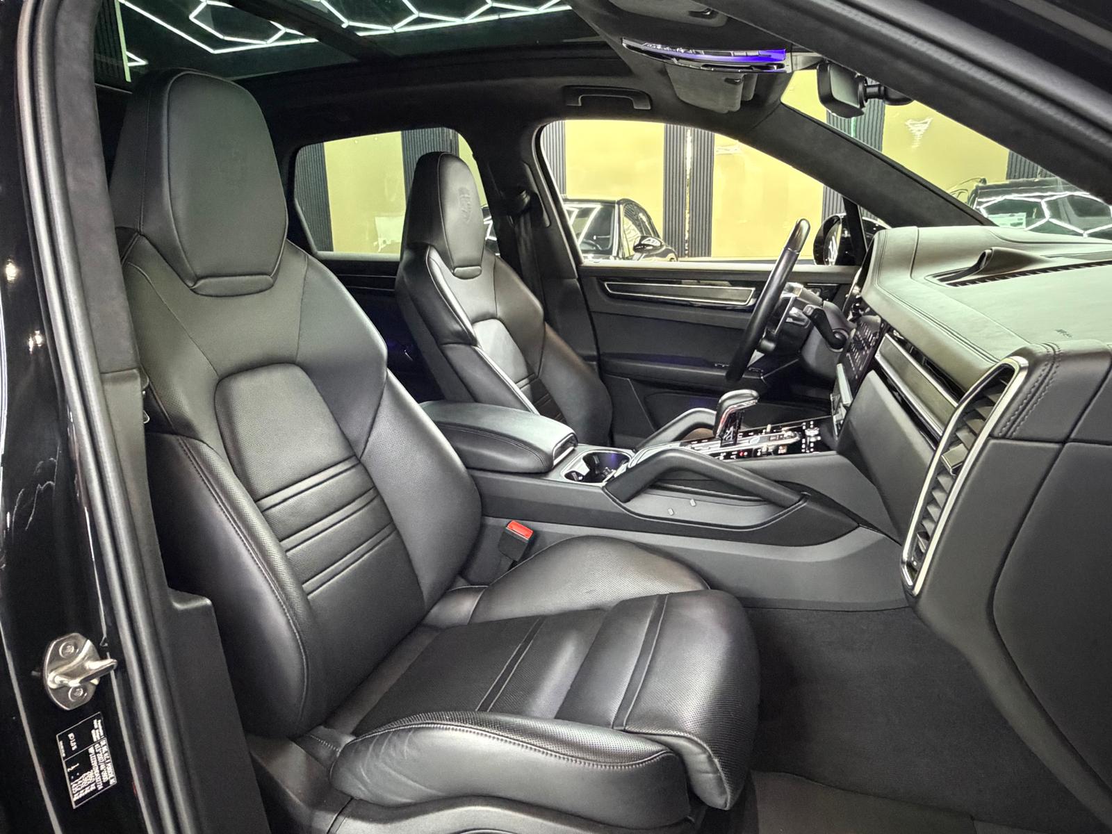 PORSCHE Cayenne 4.0 V8 GTS-image-11