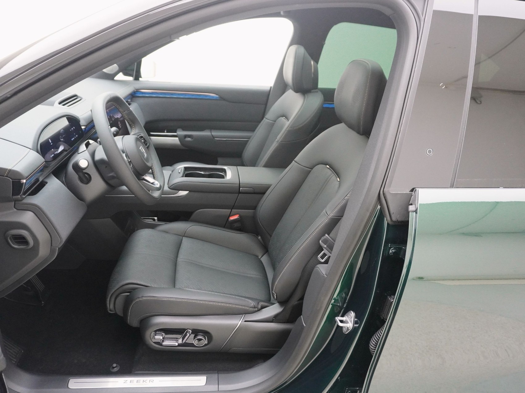 ZEEKR 7X Privilege AWD-image-13