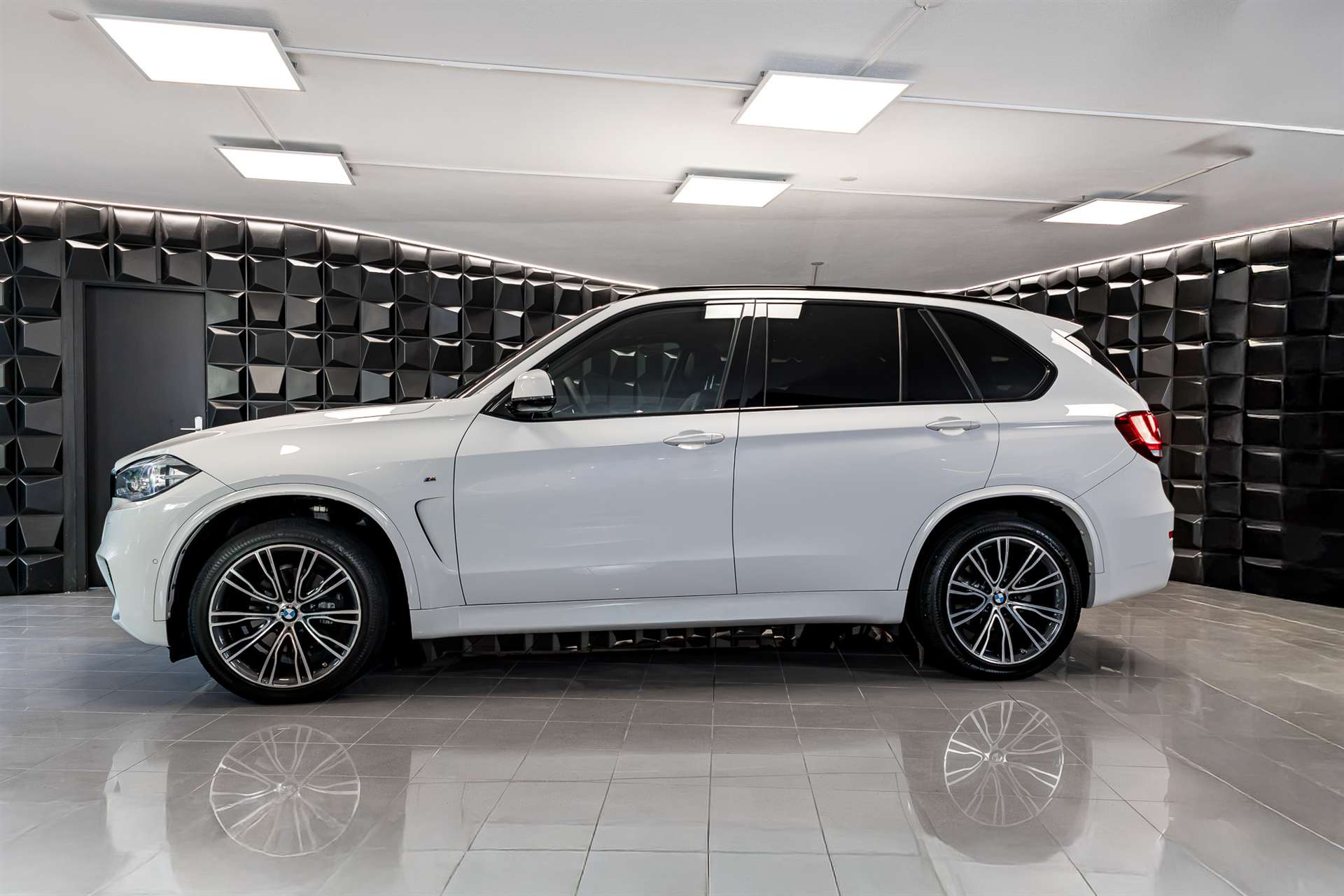 BMW X5 xDrive 30d M Sport Steptronic-image-1