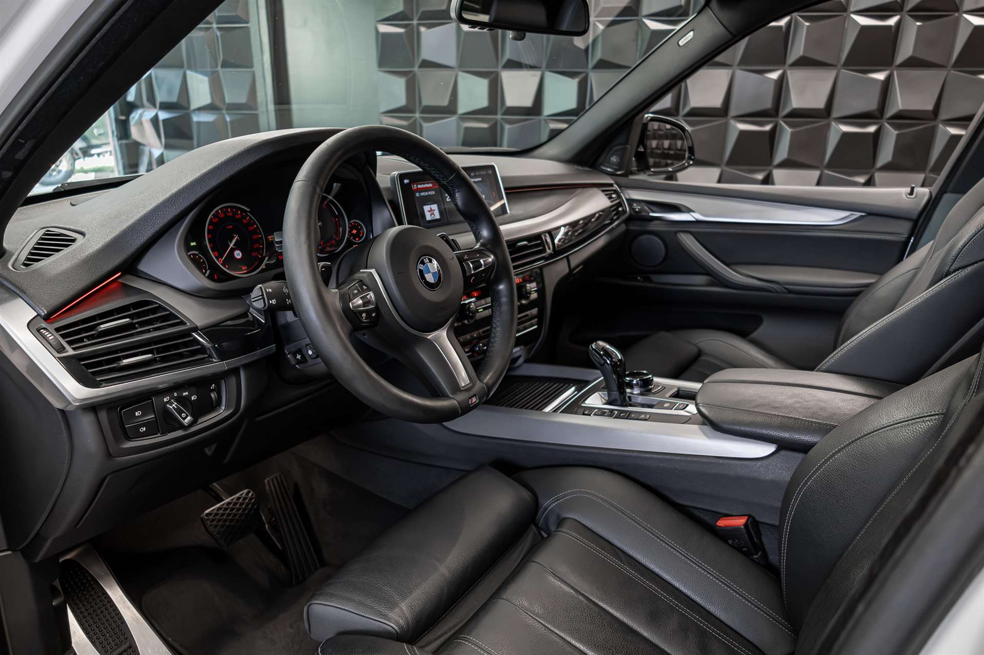 BMW X5 xDrive 30d M Sport Steptronic-image-14