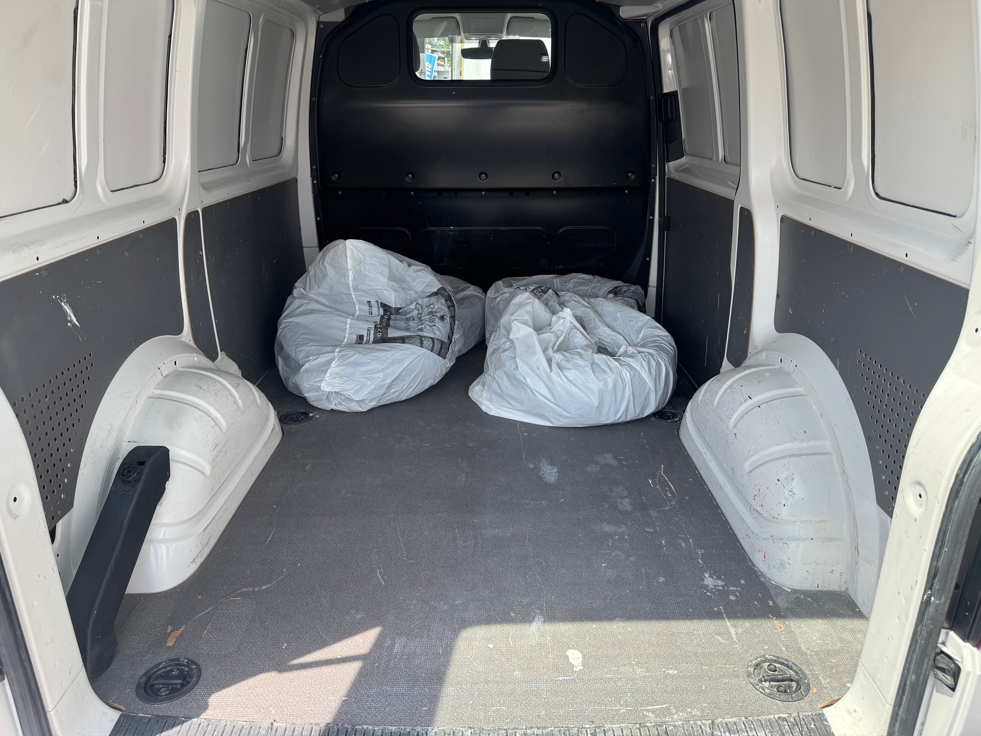 VW T6.1 2.0 TDI Entry-image-7