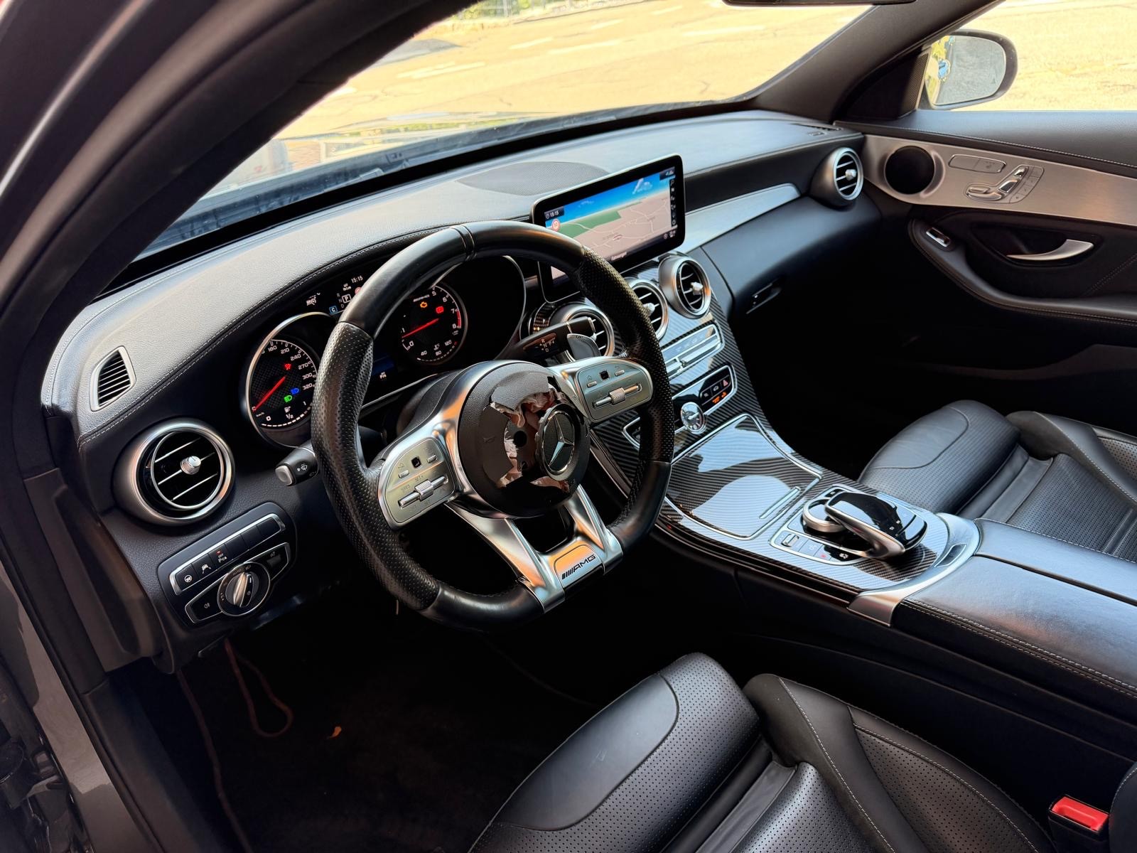 MERCEDES-BENZ C 63 AMG-image-8