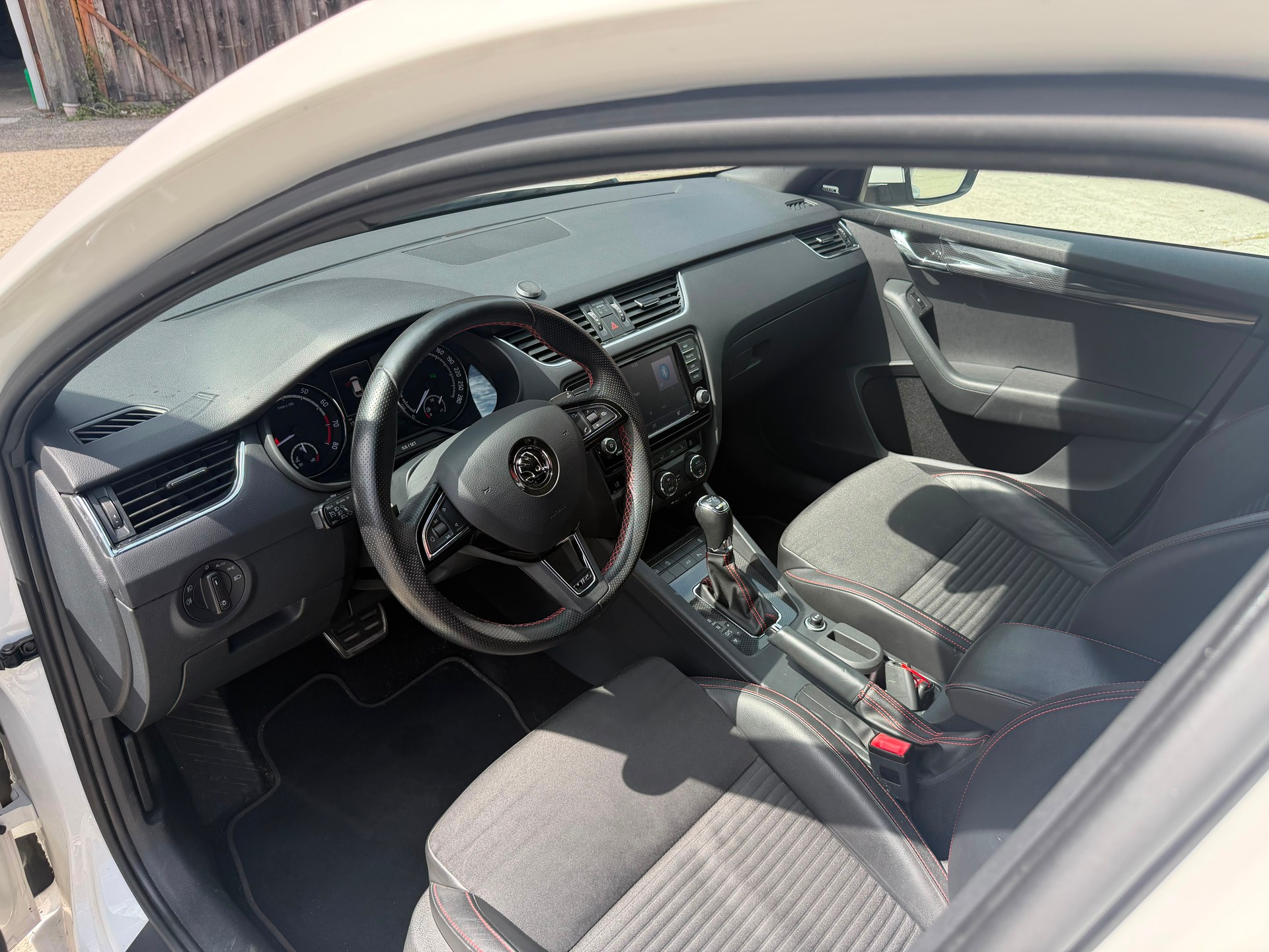 SKODA Octavia Combi 2.0 TSI RS DSG-image-6