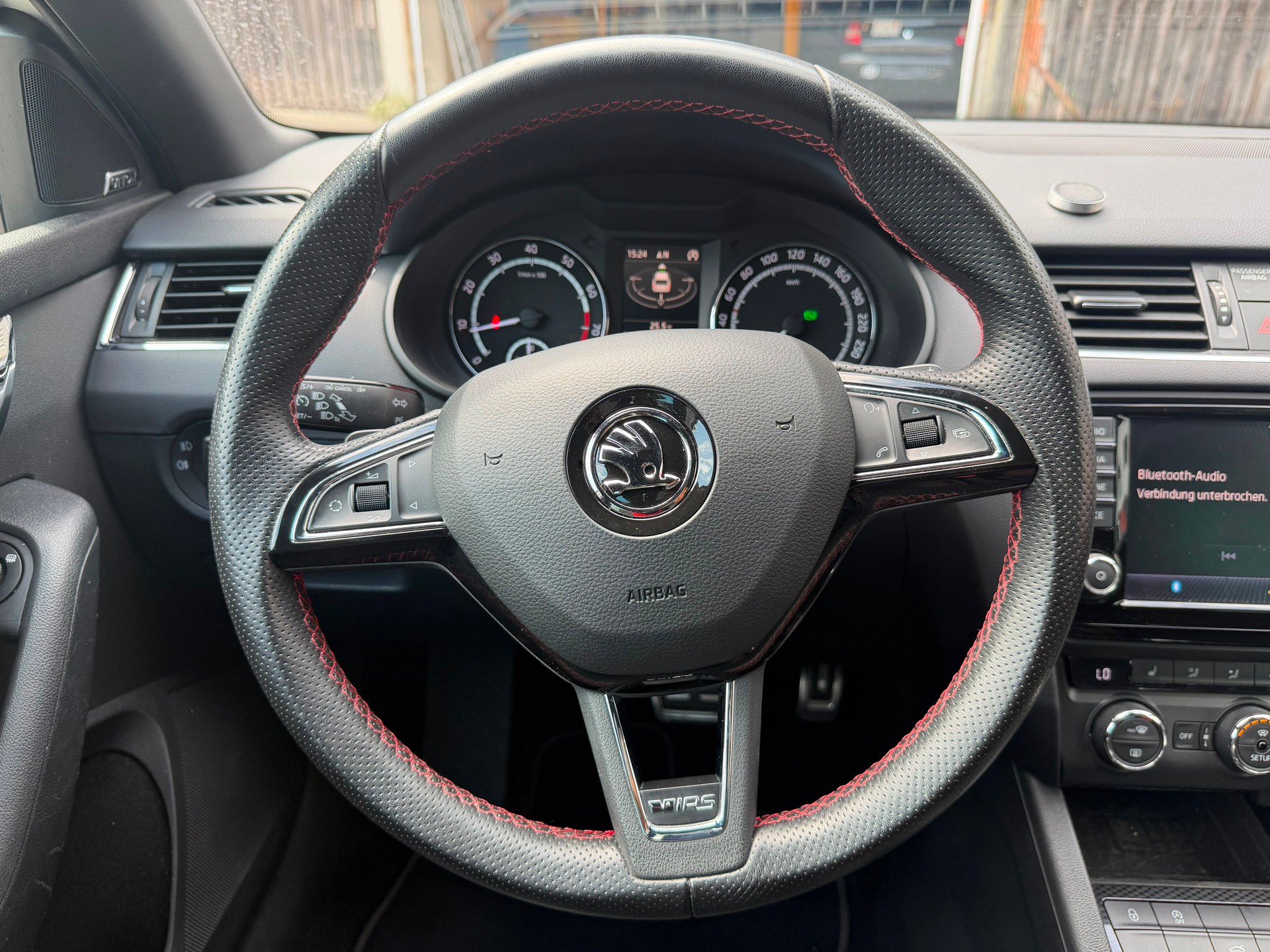 SKODA Octavia Combi 2.0 TSI RS DSG-image-8