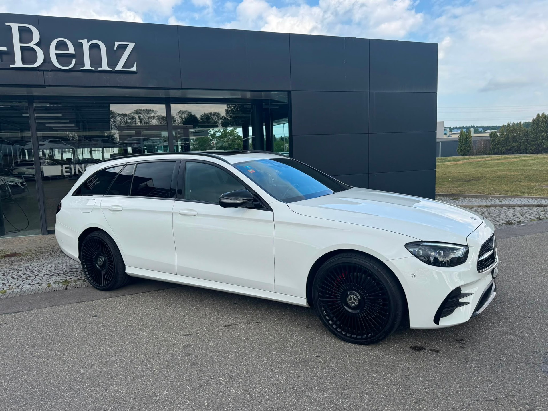MERCEDES-BENZ E 450 AMG Line 4matic-image-3