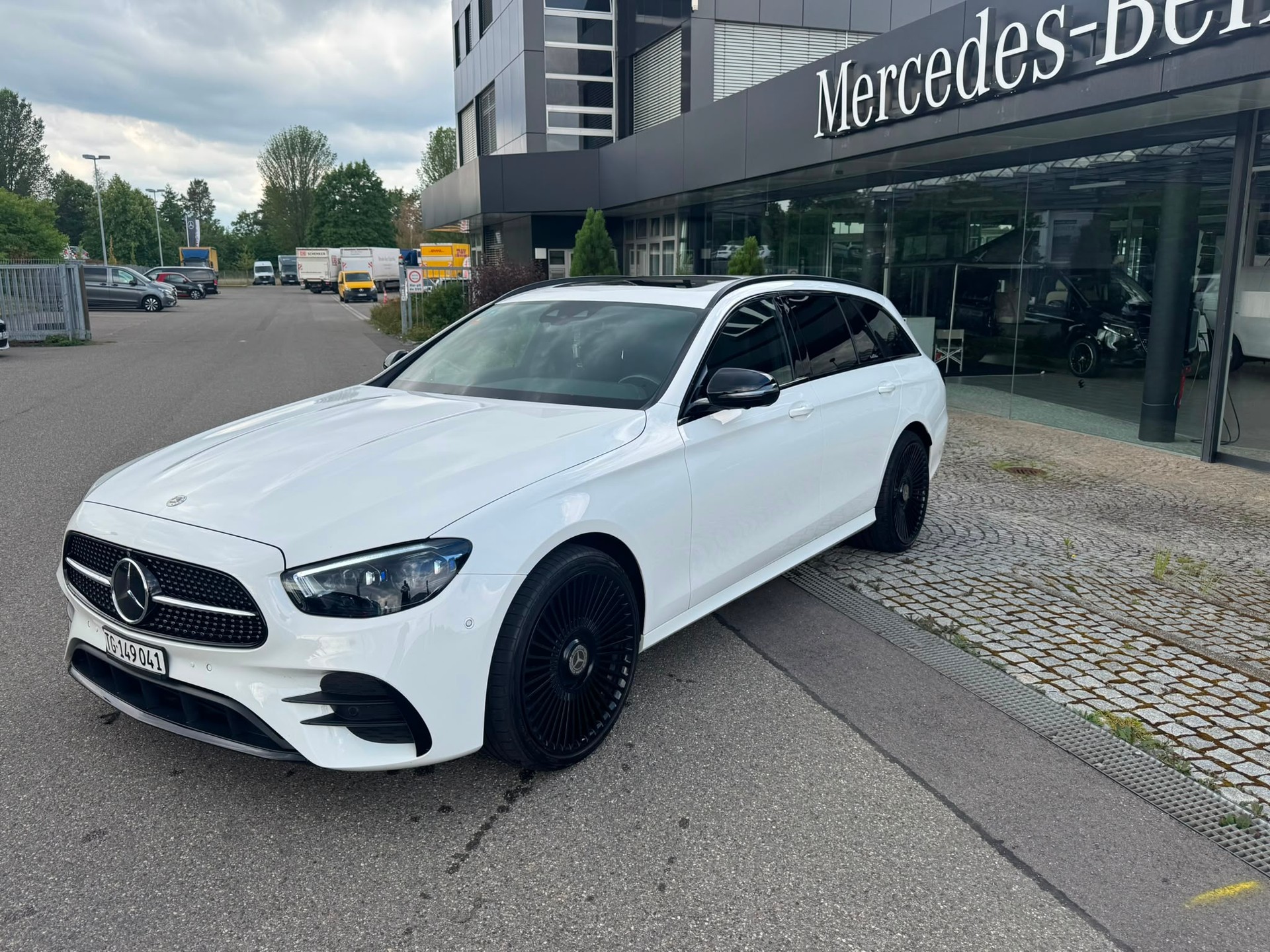 MERCEDES-BENZ E 450 AMG Line 4matic-image-4