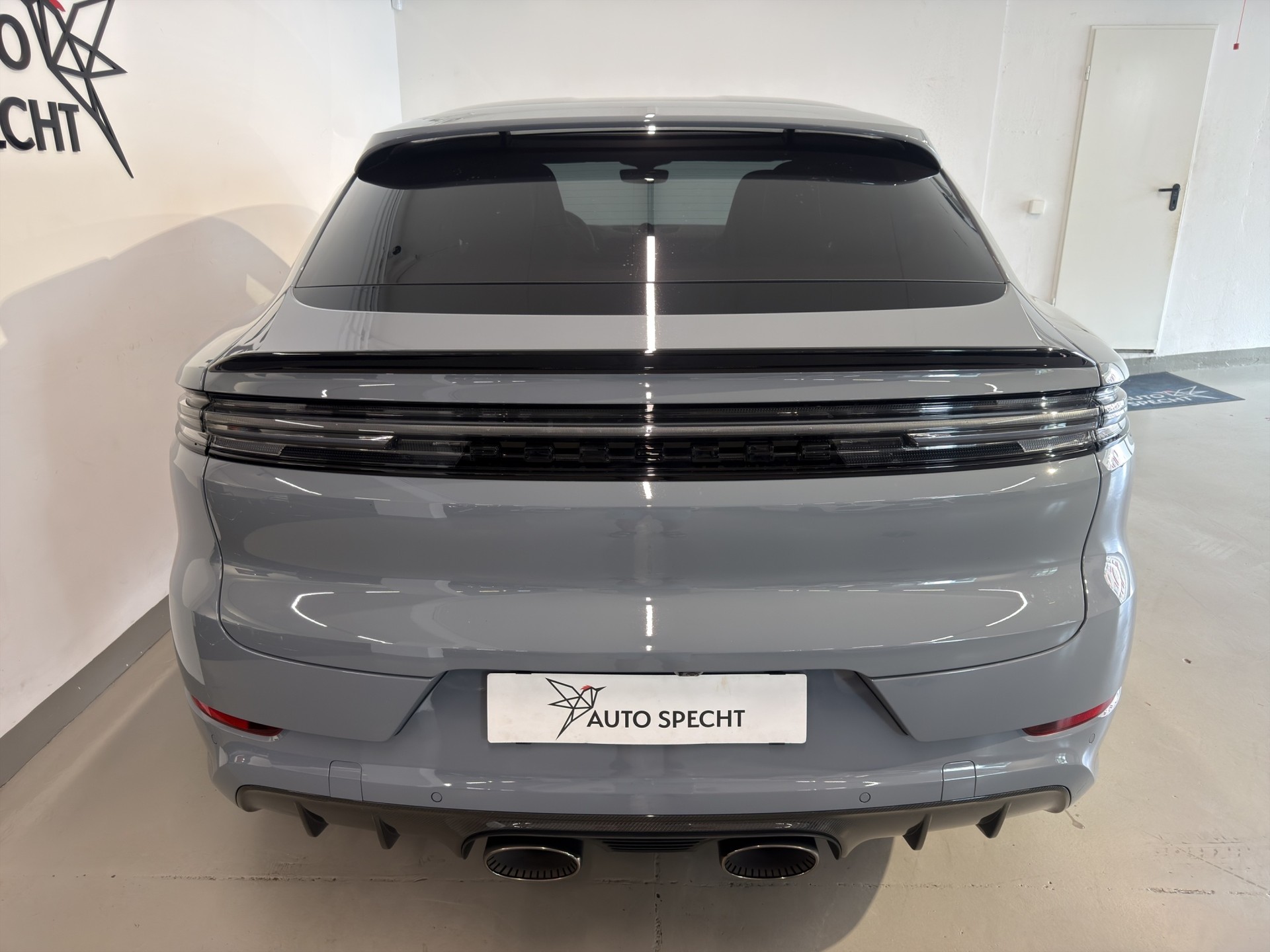 PORSCHE Cayenne Coupé GTS Tiptronic-image-5
