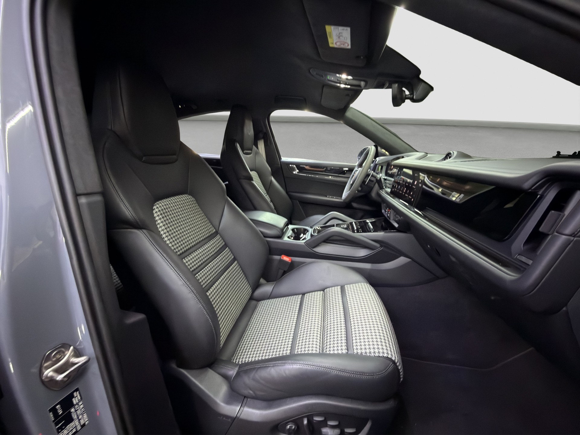 PORSCHE Cayenne Coupé GTS Tiptronic-image-15