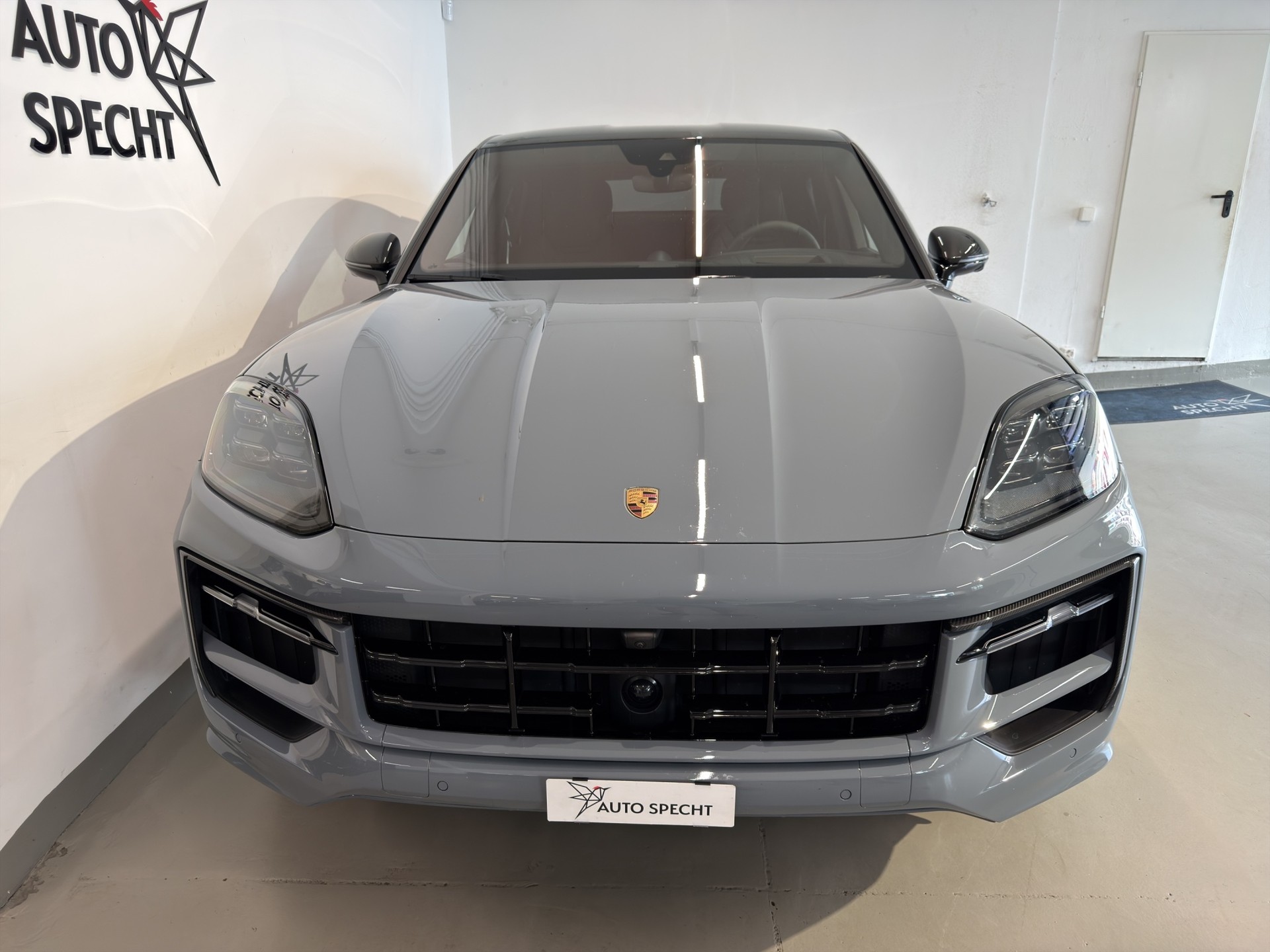 PORSCHE Cayenne Coupé GTS Tiptronic-image-2
