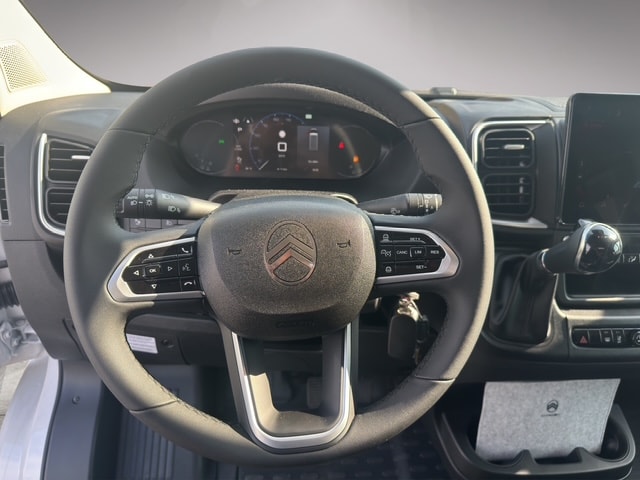 ROADCAR R640 AT8-image-3