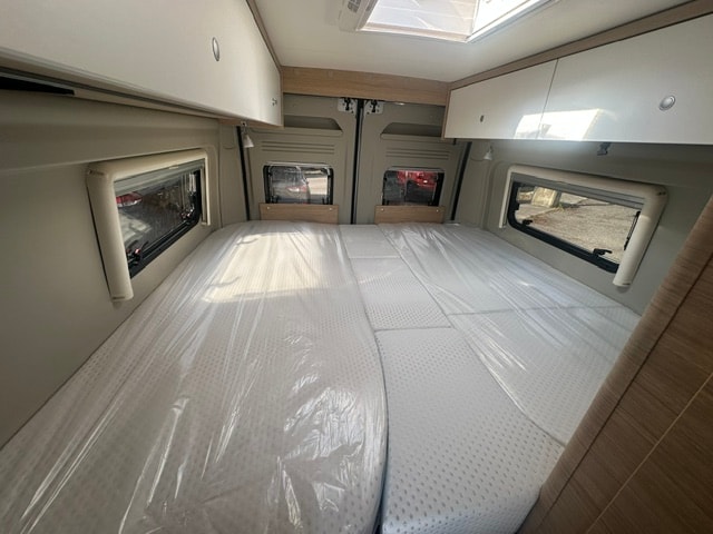 ROADCAR R640 AT8-image-7