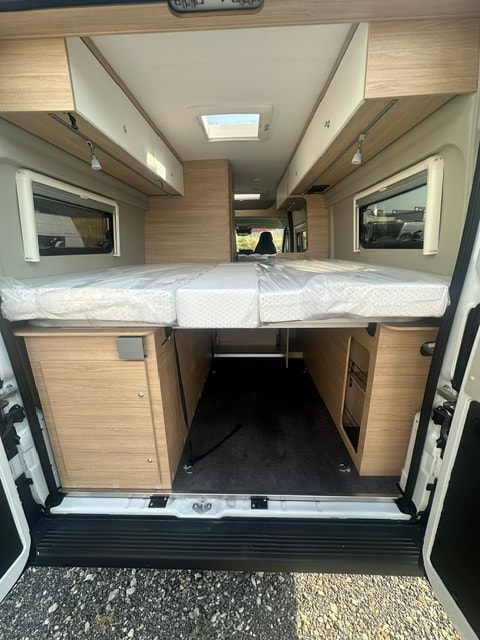ROADCAR R640 AT8-image-9