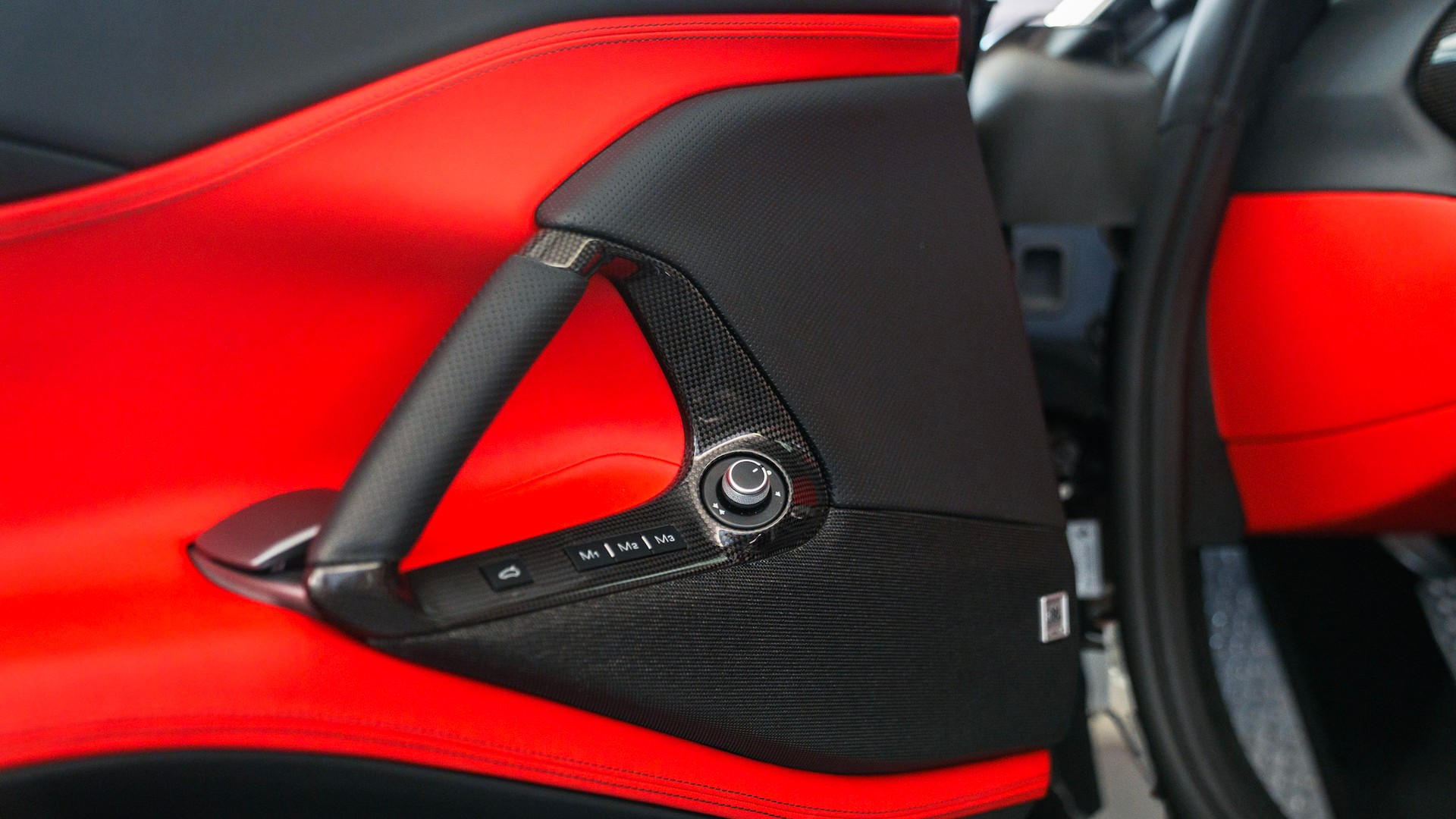 FERRARI 812 Superfast-image-16