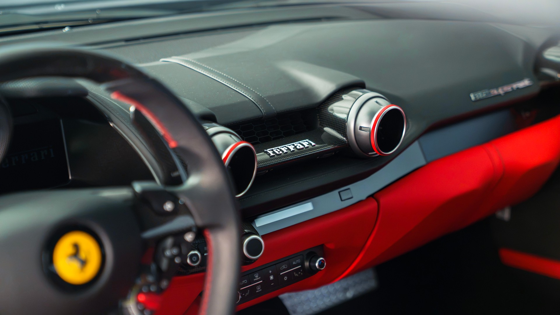 FERRARI 812 Superfast-image-18