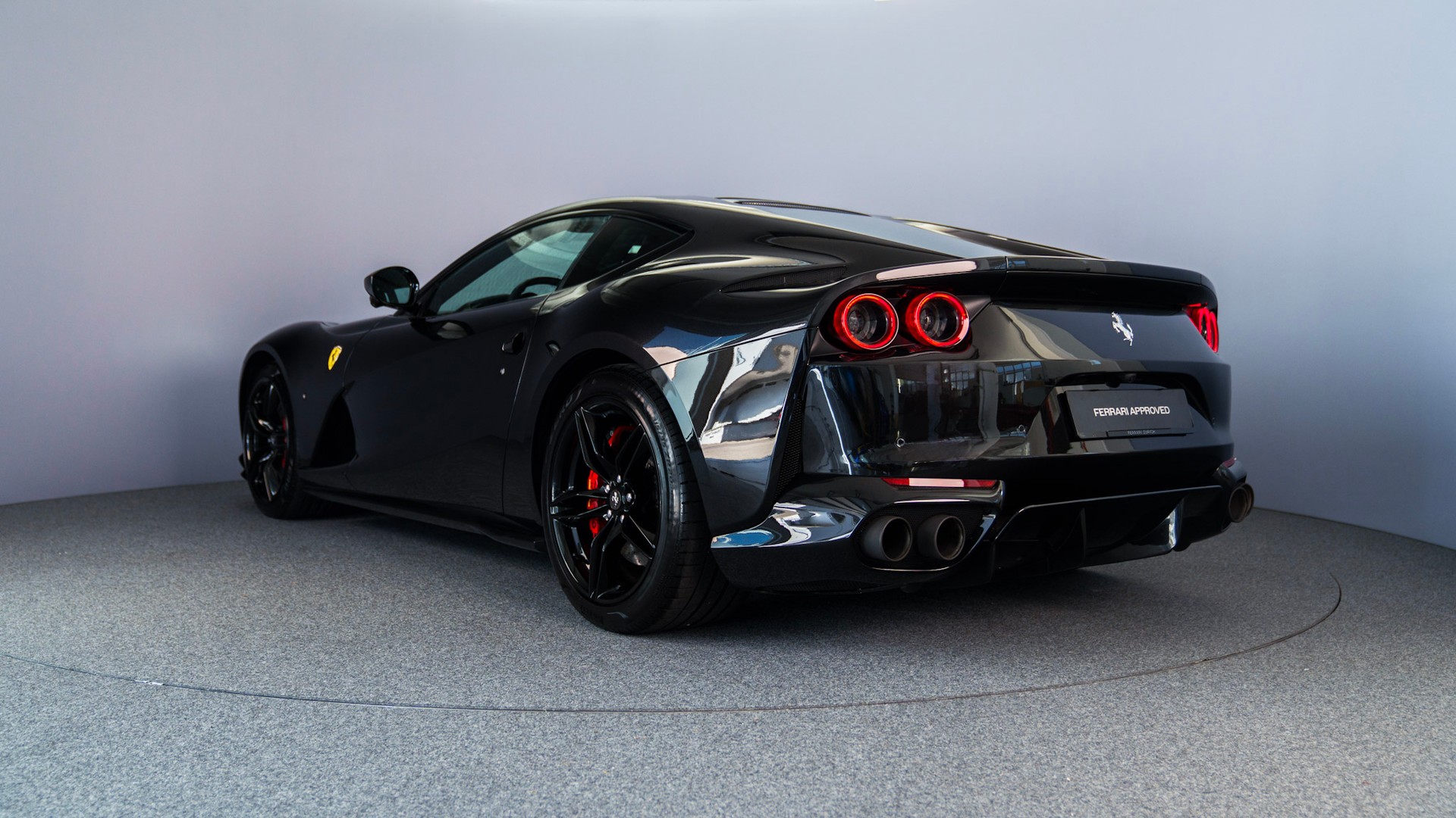 FERRARI 812 Superfast-image-4