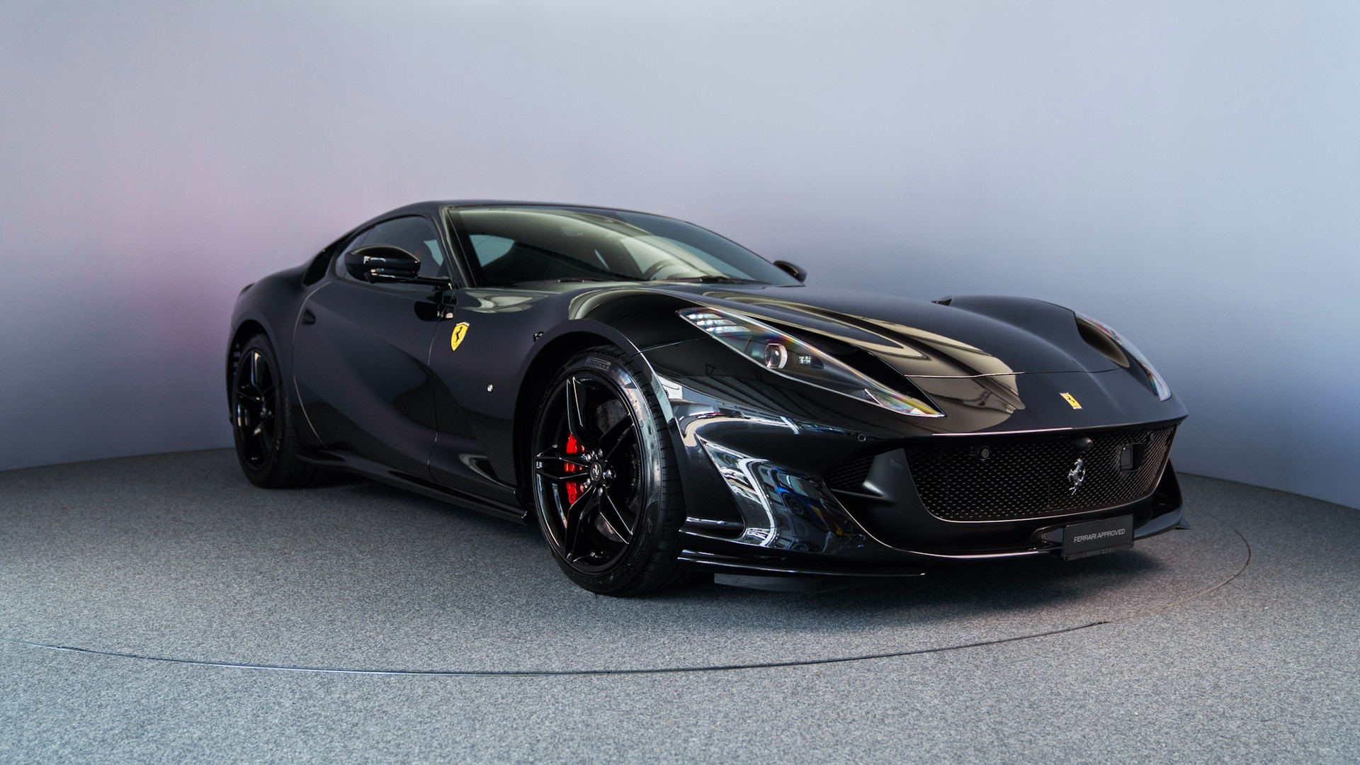 FERRARI 812 Superfast-image-2