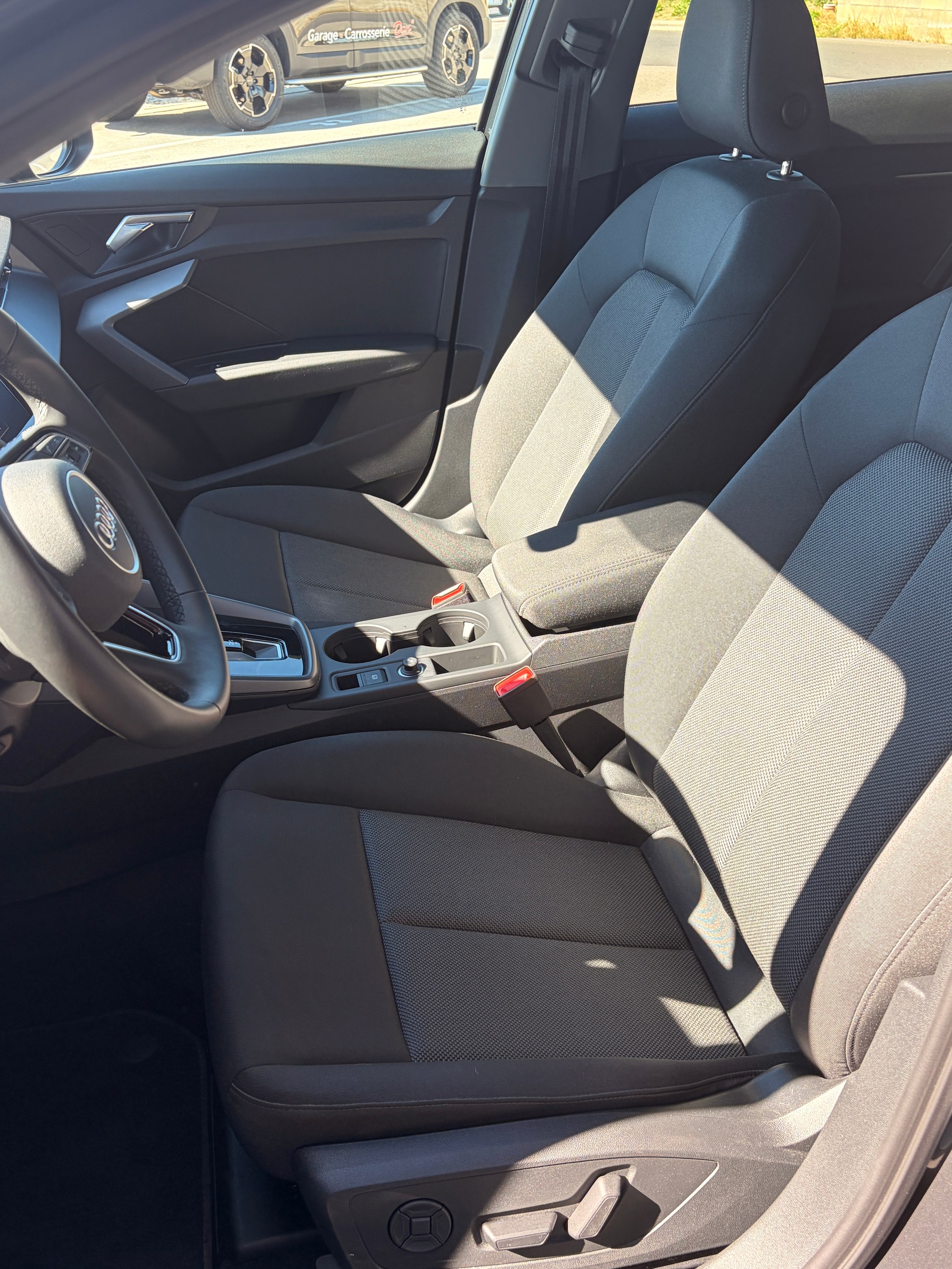 AUDI A3 Sportback 35 TFSI Attraction S-tronic-image-6