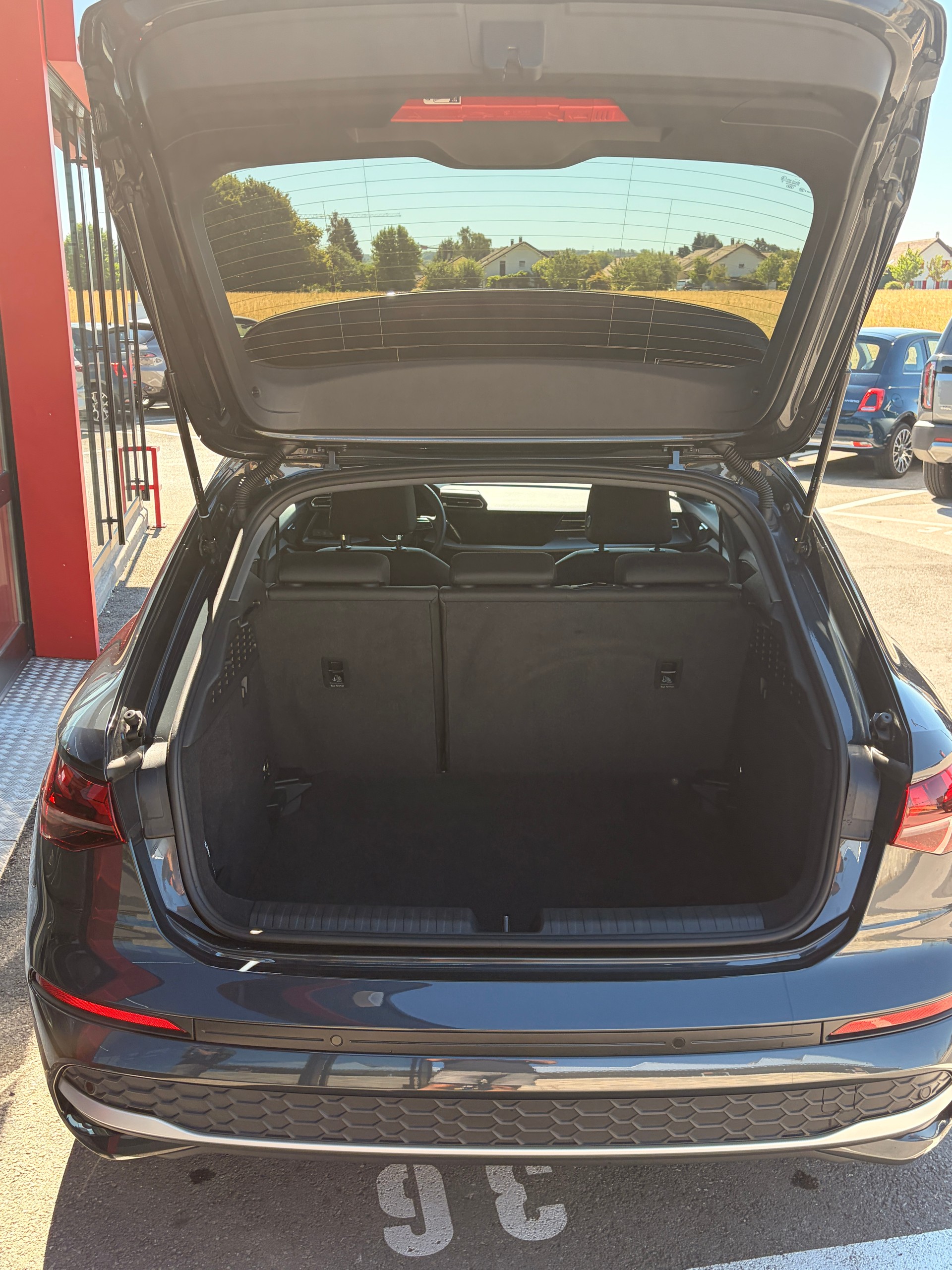 AUDI A3 Sportback 35 TFSI Attraction S-tronic-image-5