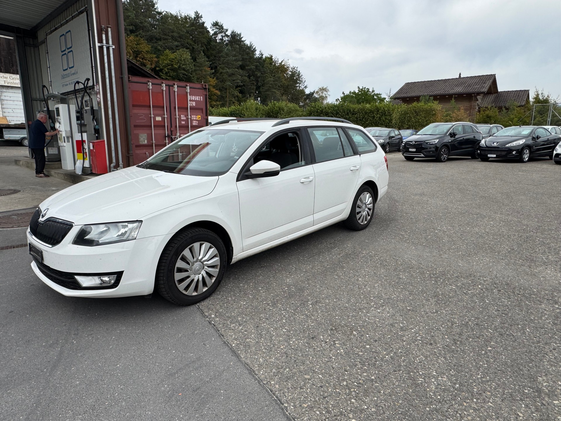 SKODA Octavia Combi 1.6 TDI Fresh 4x4-image-1