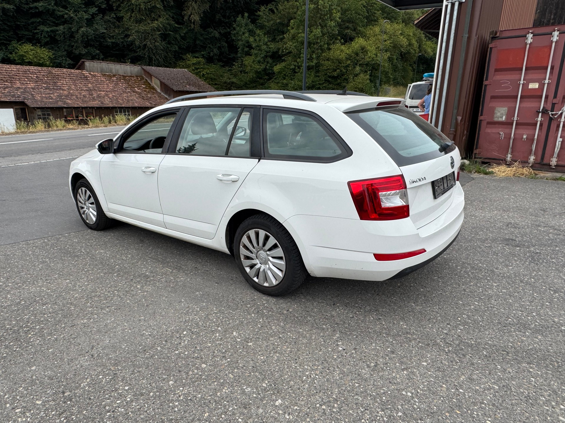 SKODA Octavia Combi 1.6 TDI Fresh 4x4-image-2