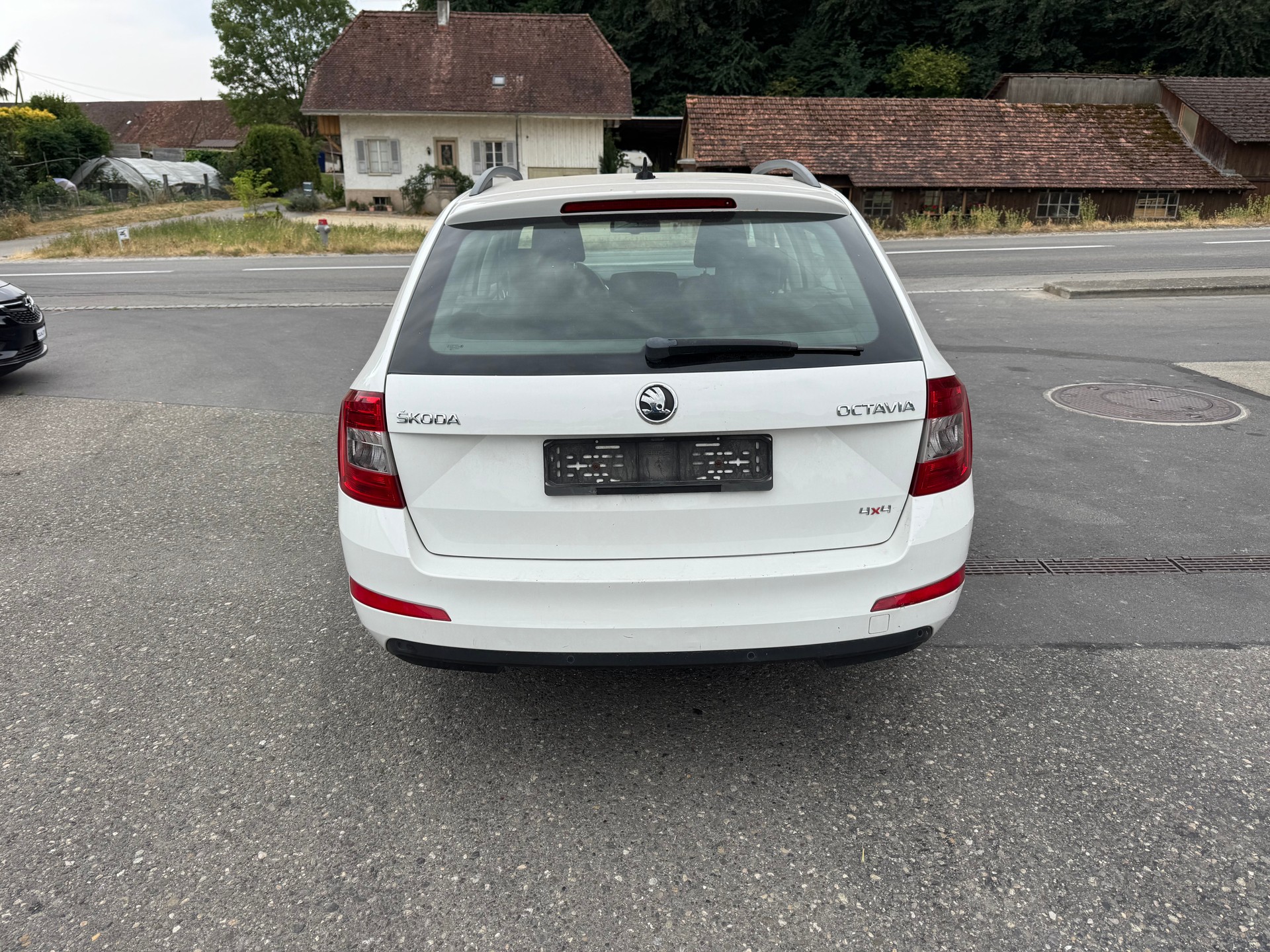 SKODA Octavia Combi 1.6 TDI Fresh 4x4-image-9