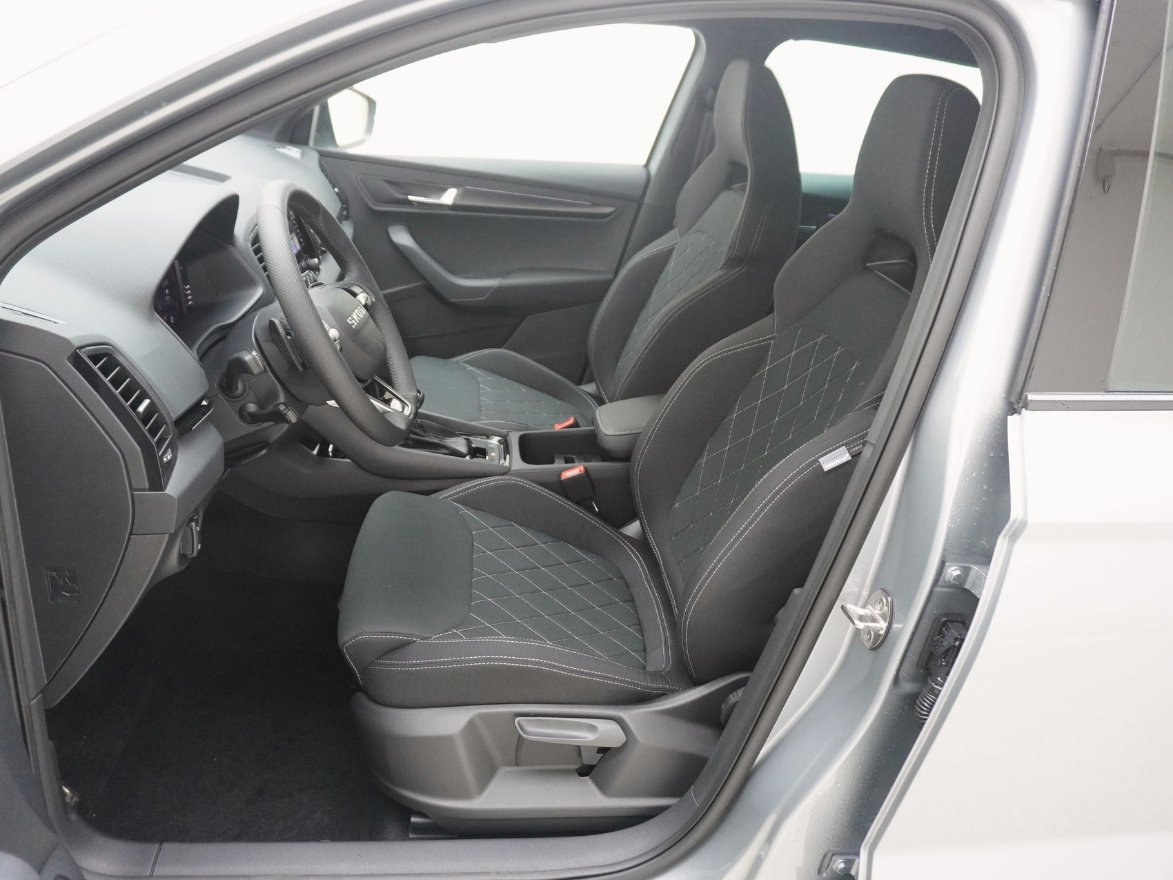 SKODA Karoq 1.5 TSI SportLine DSG-image-7
