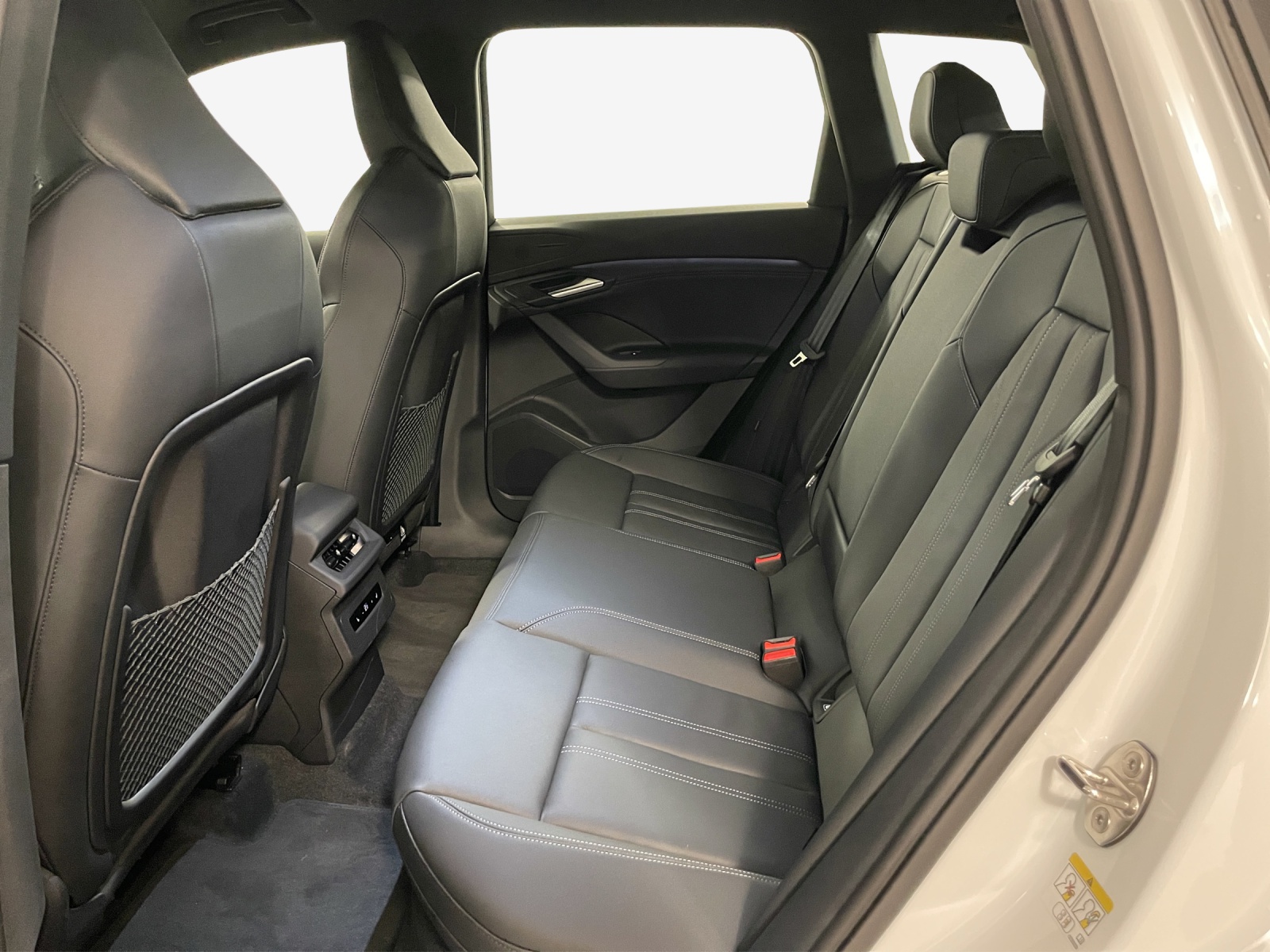 AUDI Q6 e-tron quattro-image-12
