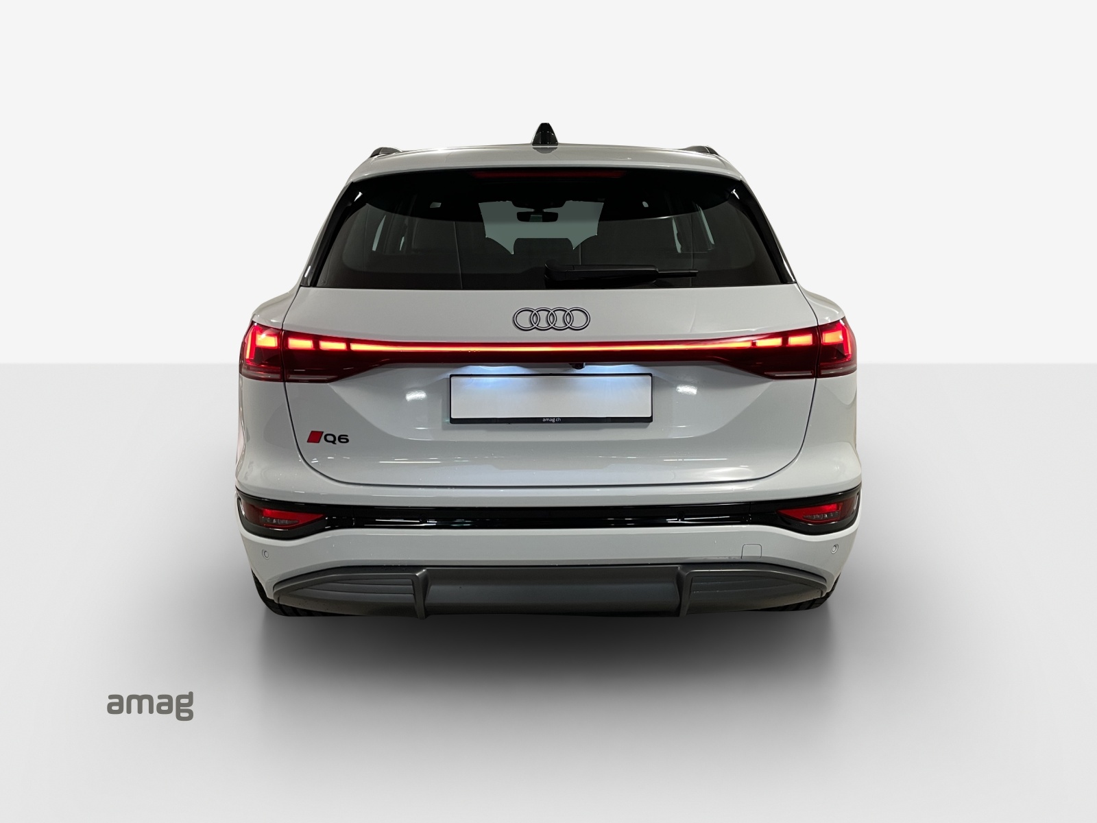 AUDI Q6 e-tron quattro-image-3
