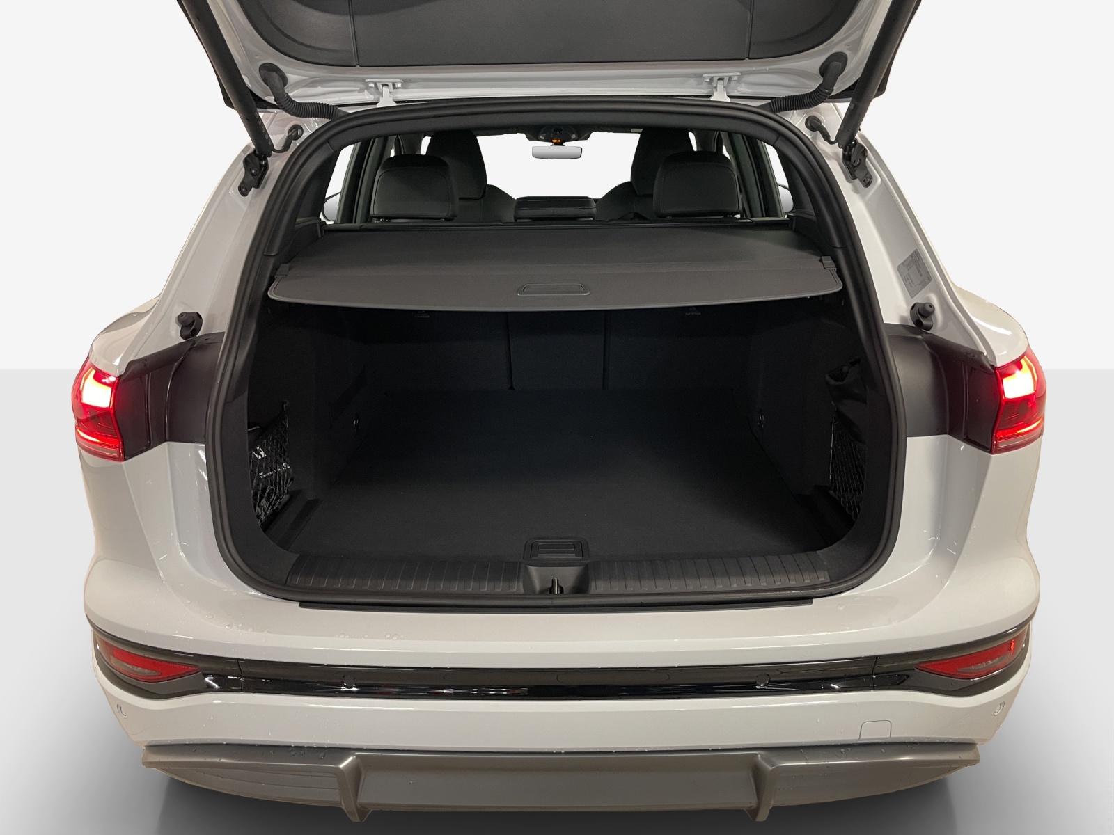 AUDI Q6 e-tron quattro-image-12