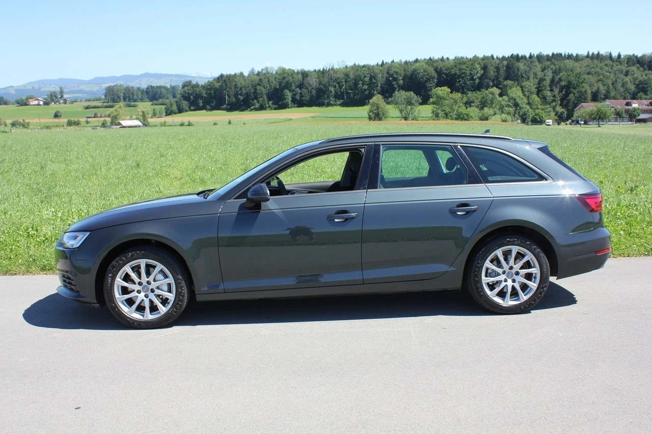 AUDI A4 Avant 2.0 TDI Sport S-tronic-image-4