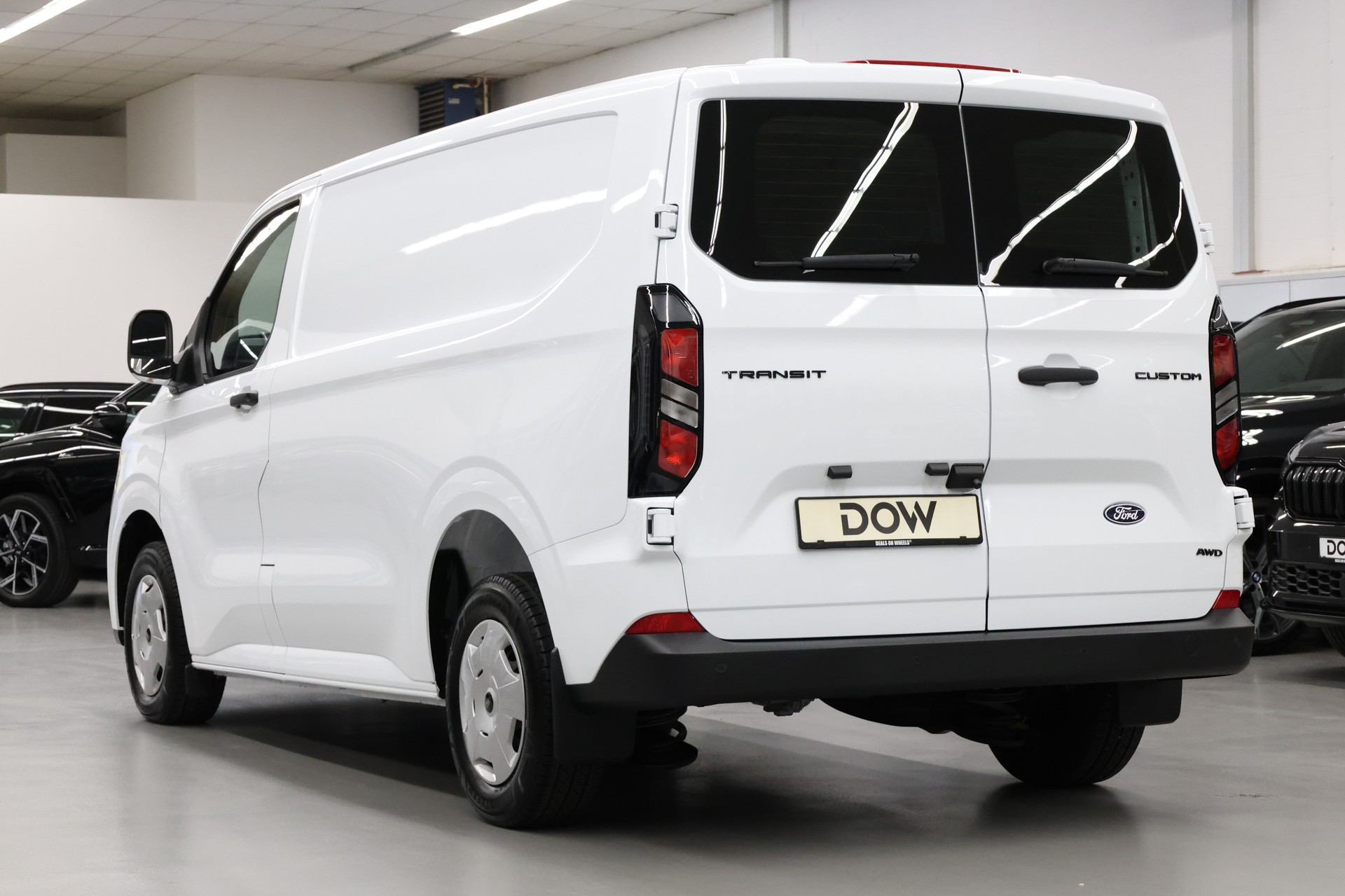 FORD Transit Custom Van 320 L1 2.0 EcoBlue 136 Trend 4x4-image-7