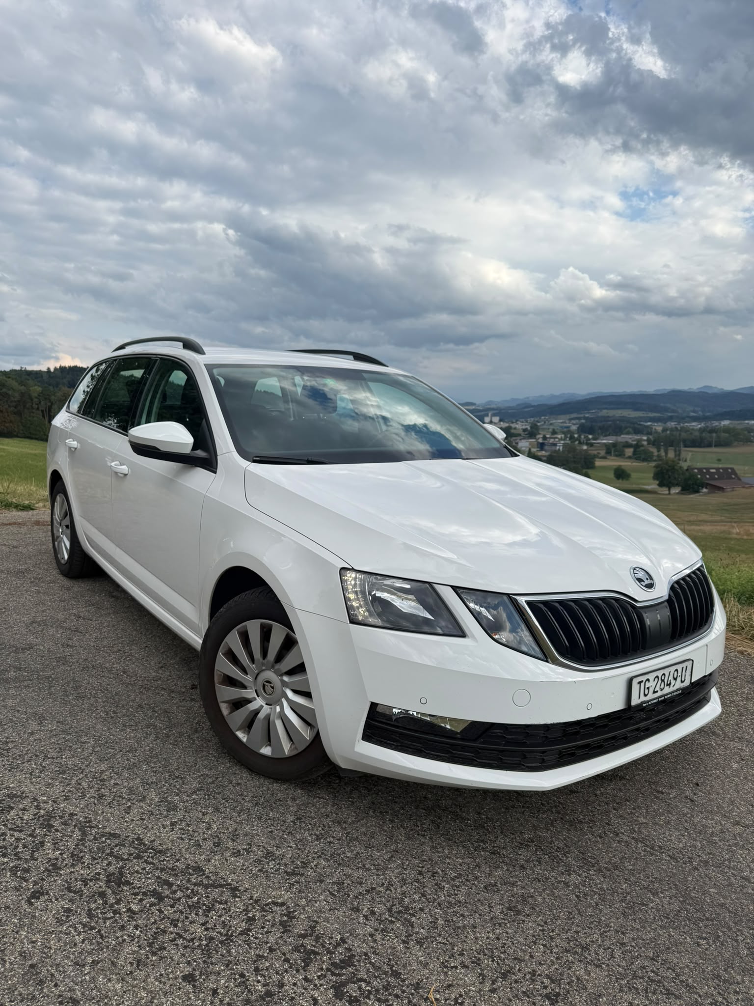 SKODA Octavia Combi 1.6 TDI Ambition DSG-image-2