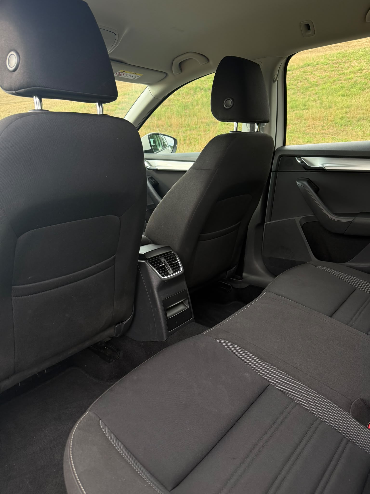 SKODA Octavia Combi 1.6 TDI Ambition DSG-image-9