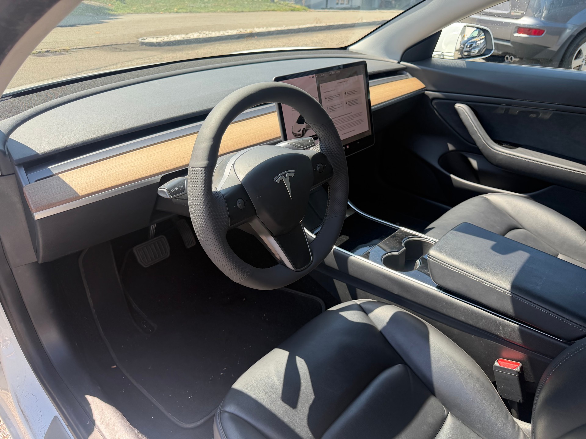 TESLA Model 3 Long Range Dual Motor AWD-image-10