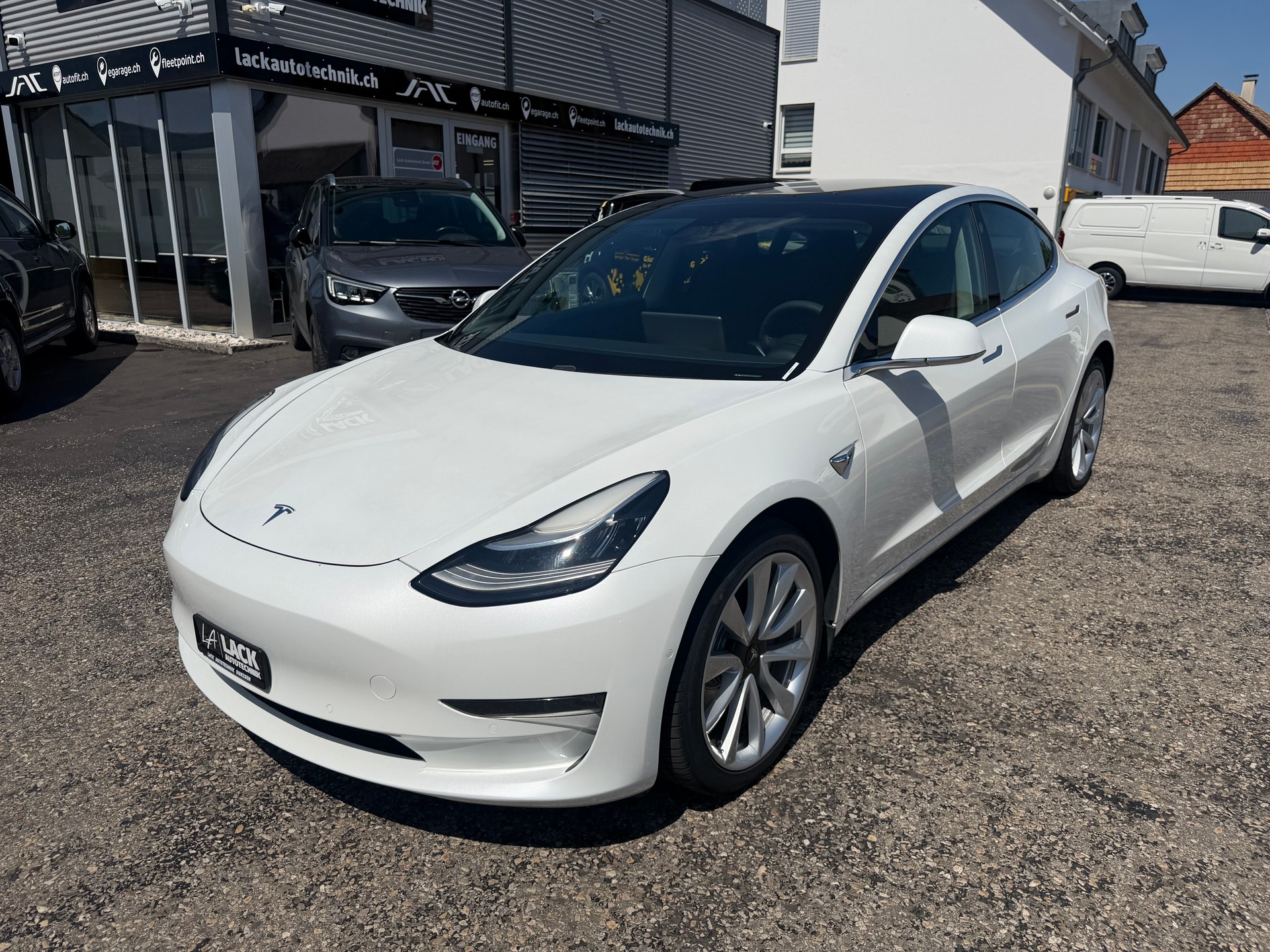 TESLA Model 3 Long Range Dual Motor AWD-image-1