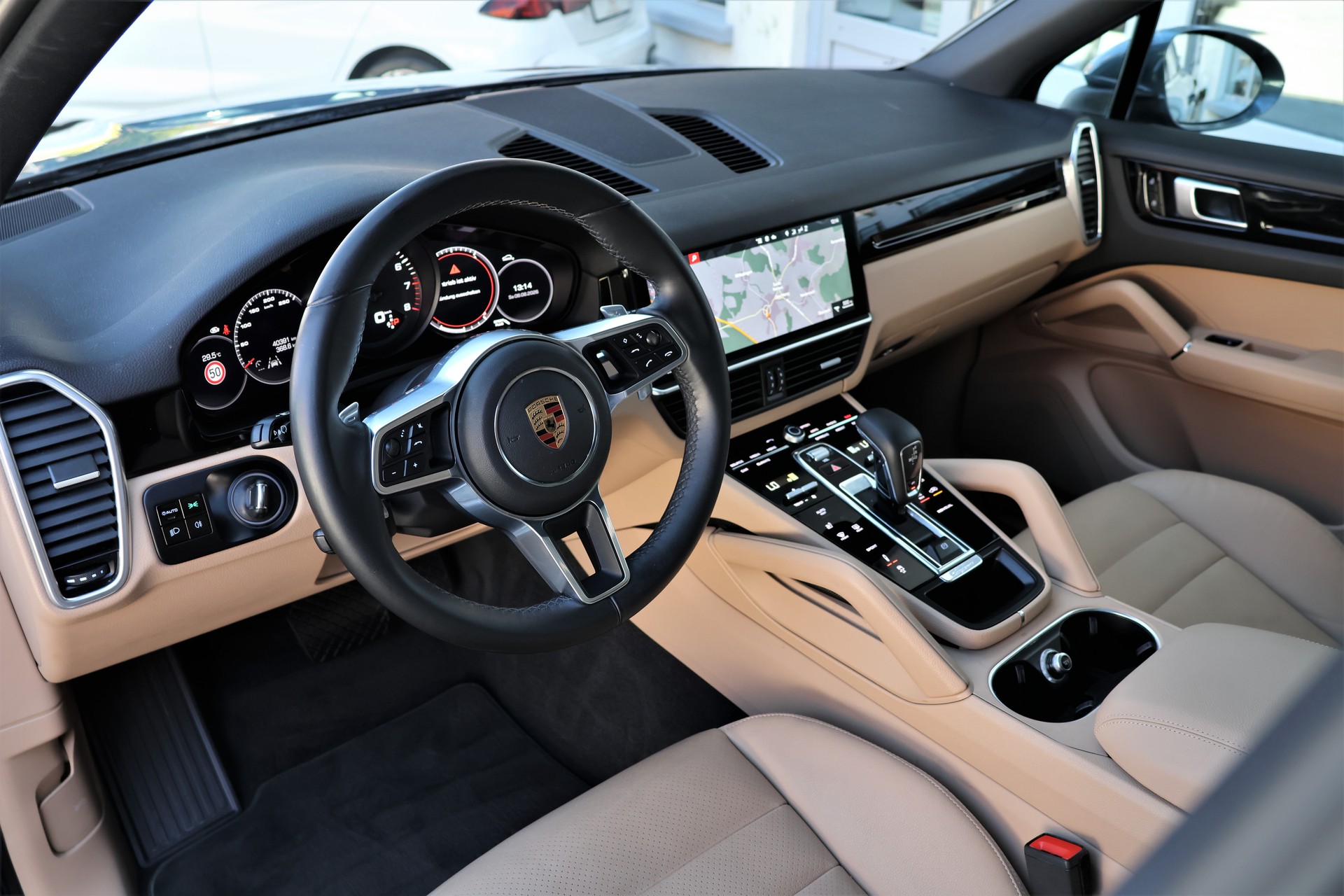 PORSCHE Cayenne (CH)-image-9