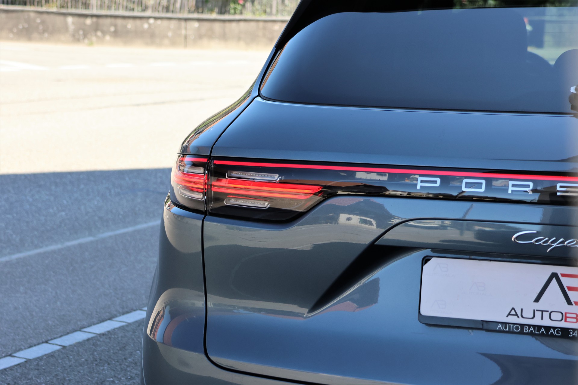 PORSCHE Cayenne (CH)-image-5