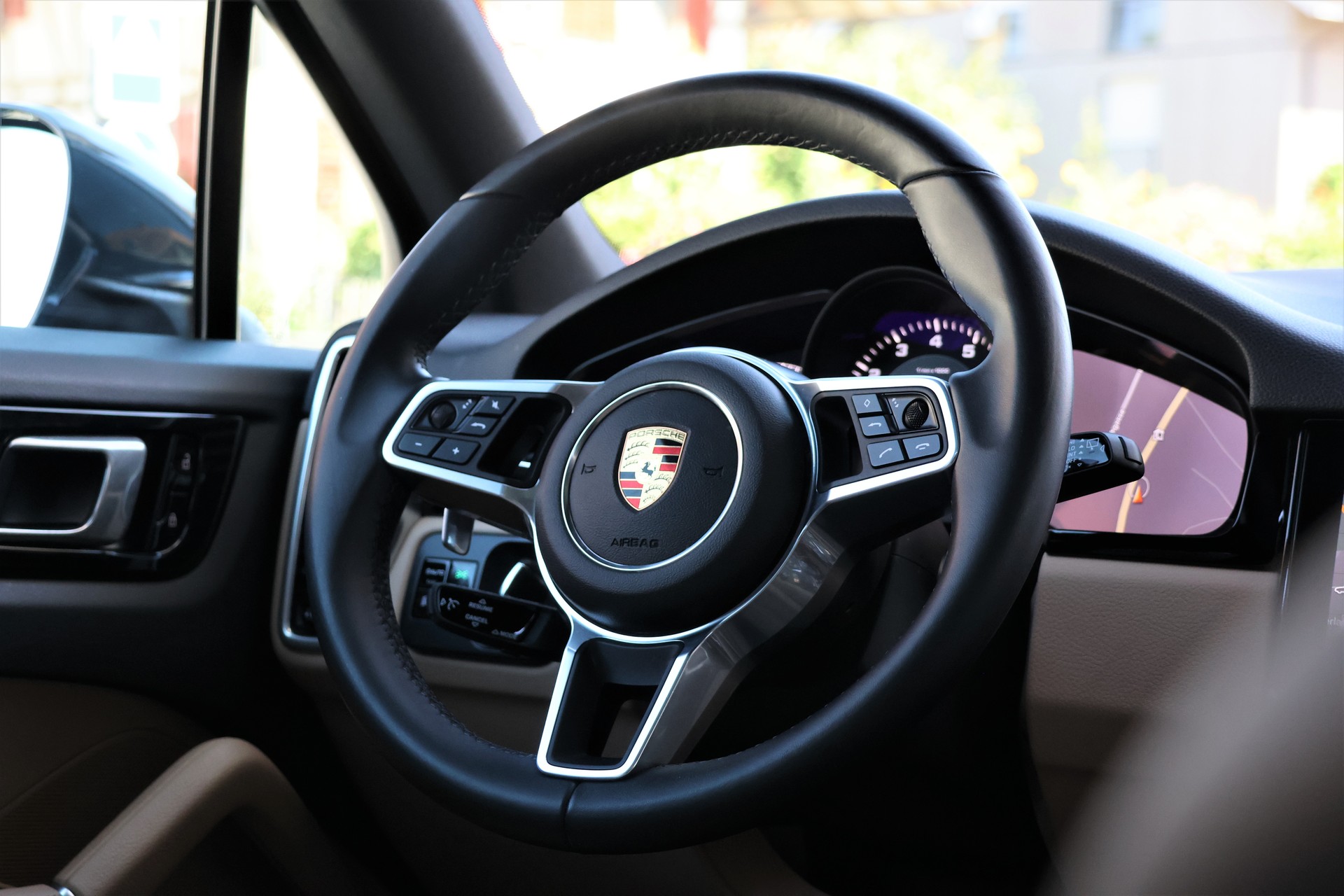 PORSCHE Cayenne (CH)-image-13