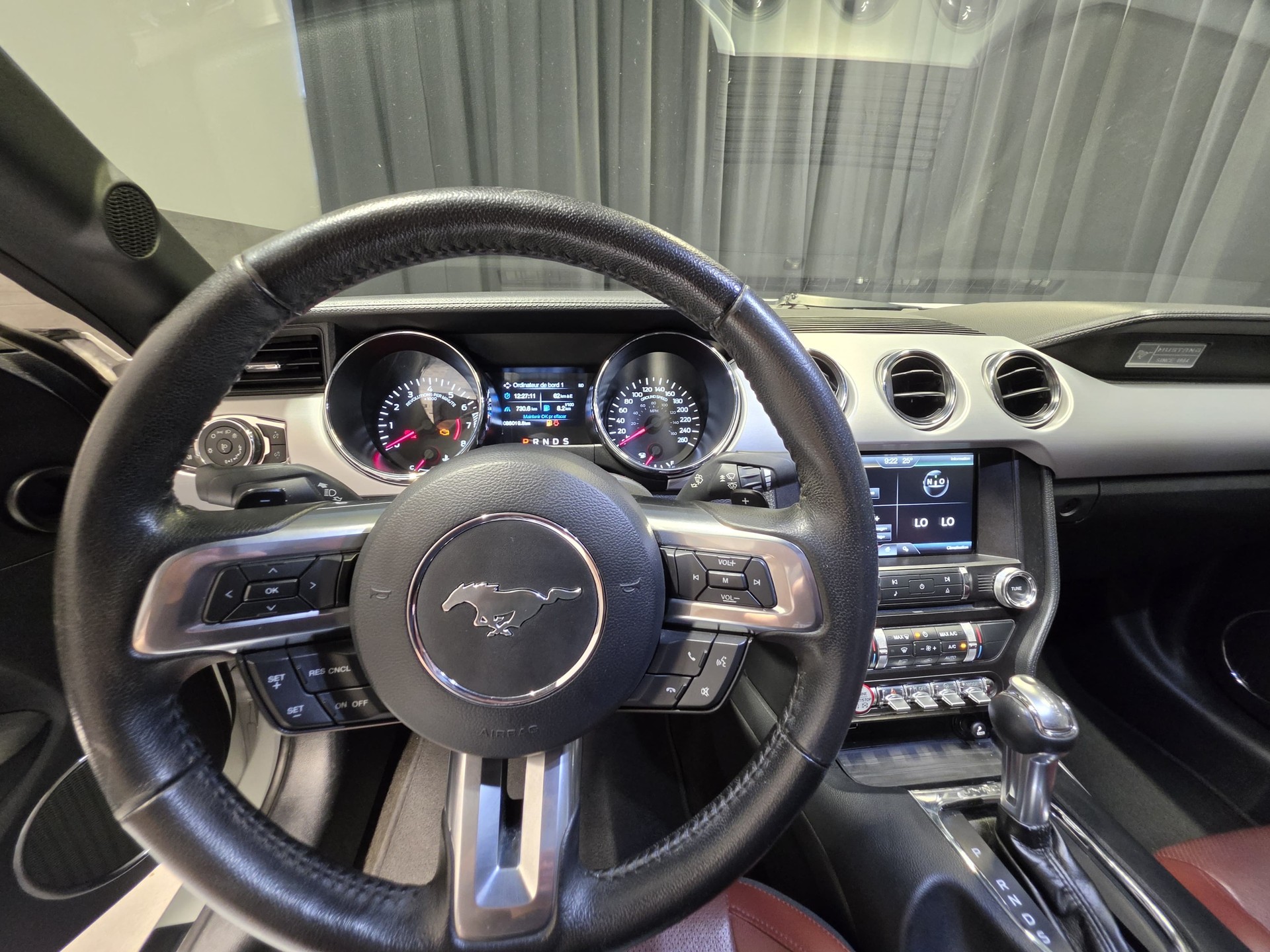FORD Mustang Fastback 2.3 Automat (35)-image-9