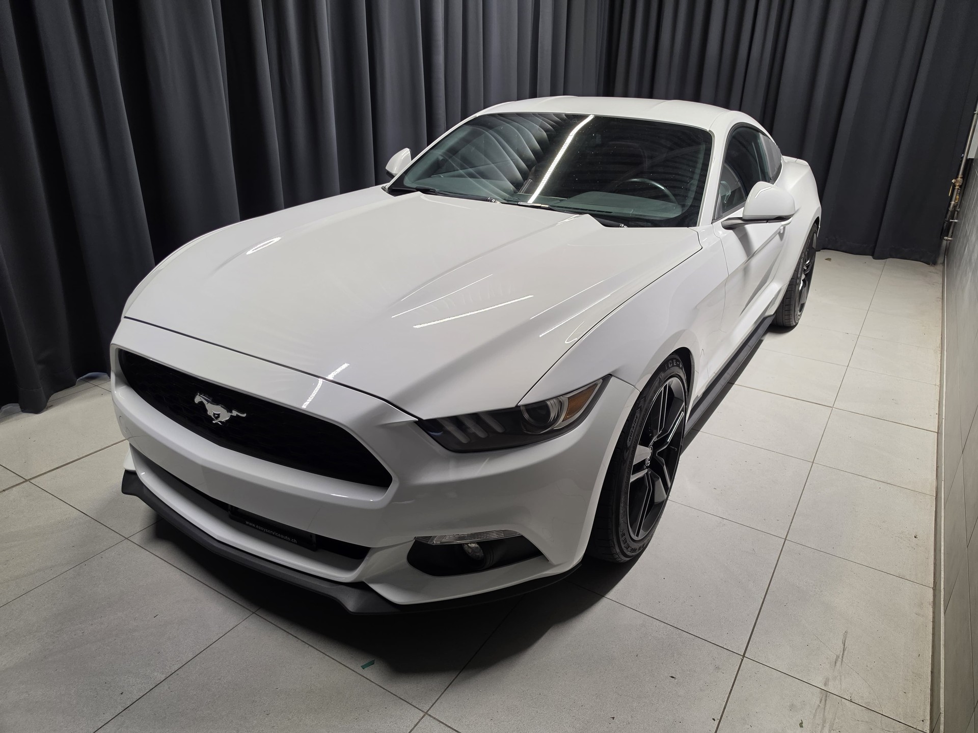 FORD Mustang Fastback 2.3 Automat (35)-image-4