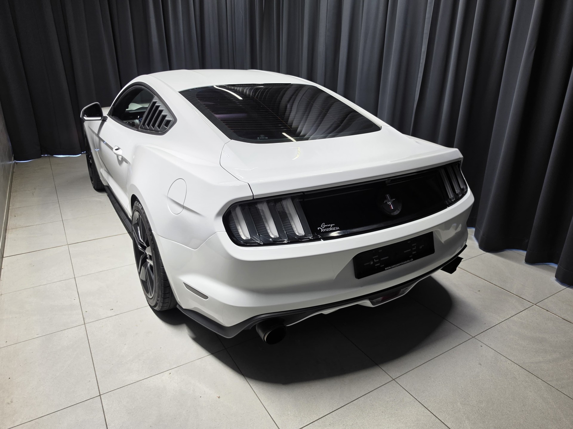 FORD Mustang Fastback 2.3 Automat (35)-image-3